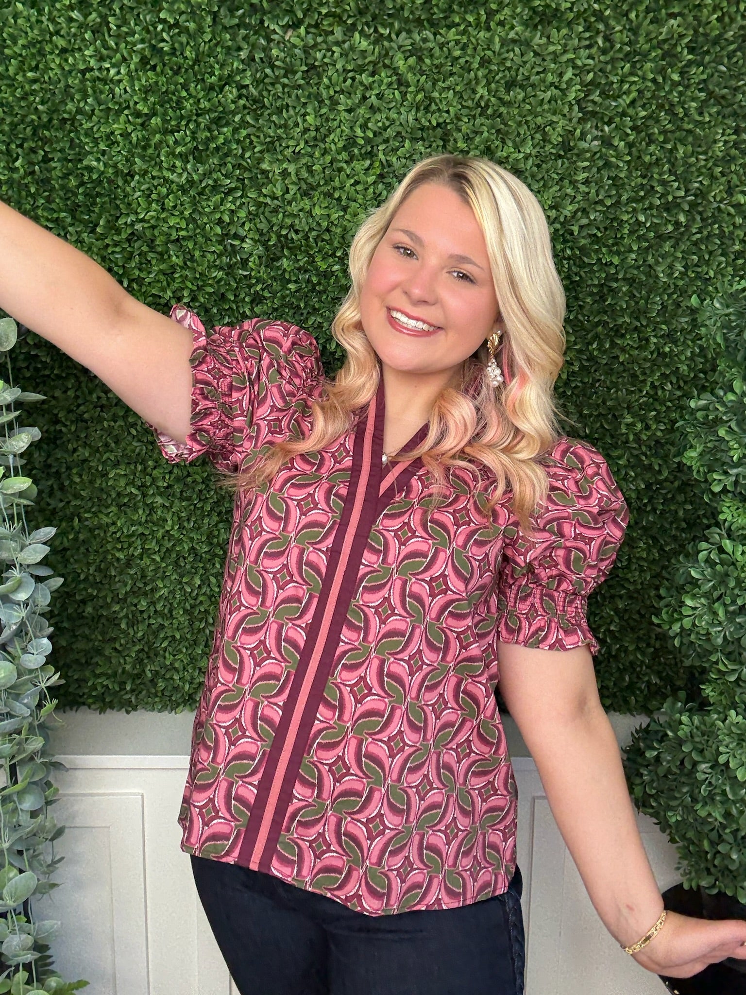 ABSTRACT PATTERN SHORT SLEEVE PUFF TOP - WINE