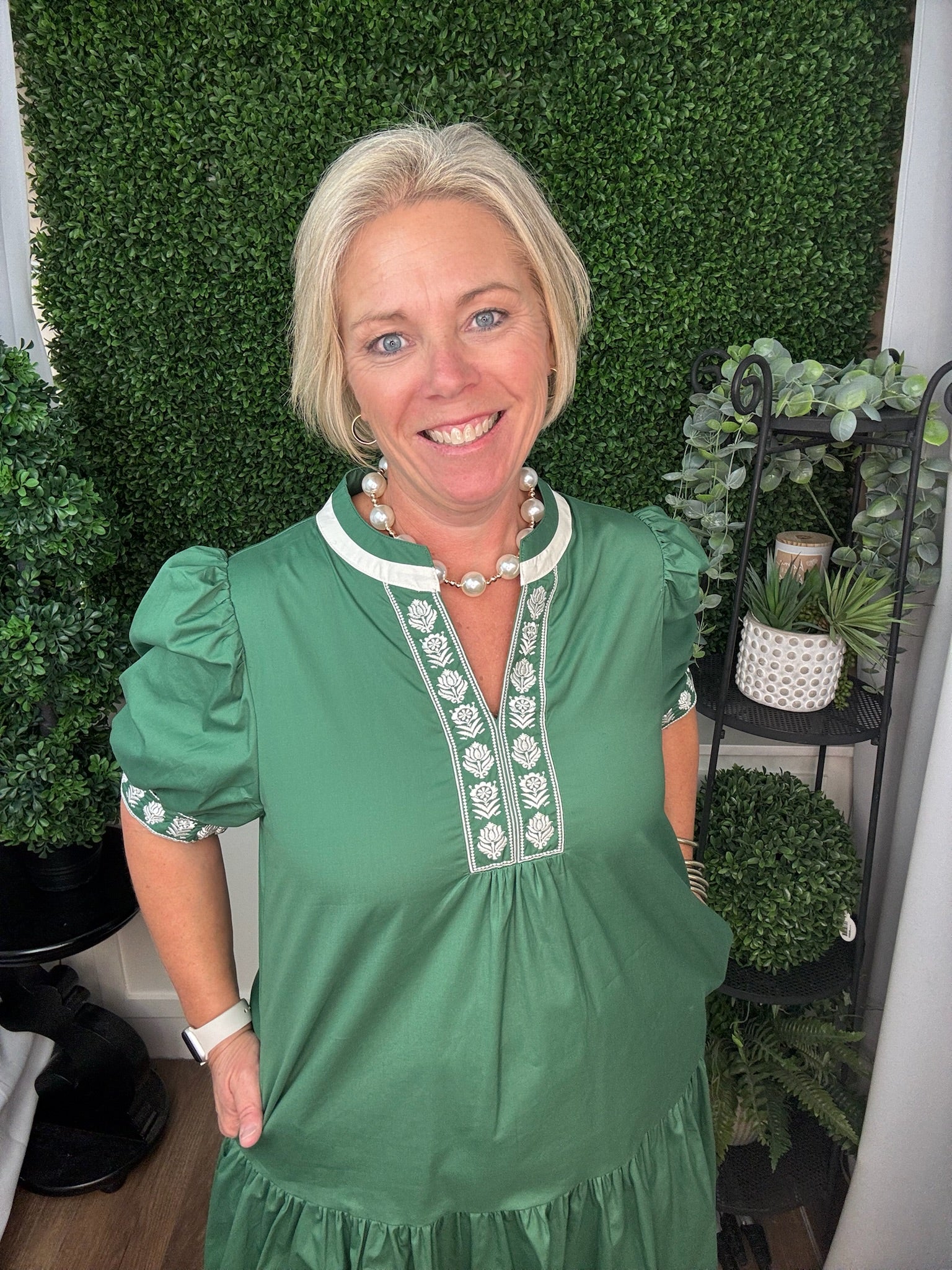 SHORT SLEEVE EMBROIDERED MINI DRESS WITH POCKETS - GREEN