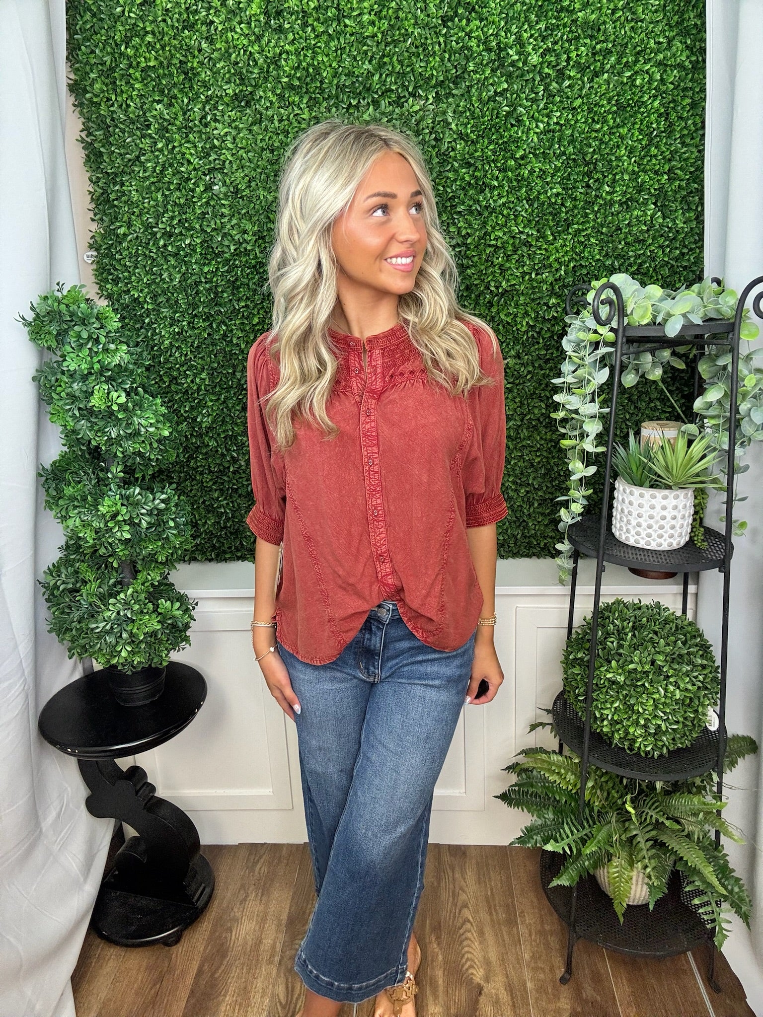 BUTTON FRONT STAND COLLAR TOP WITH EMBROIDERY - RUST