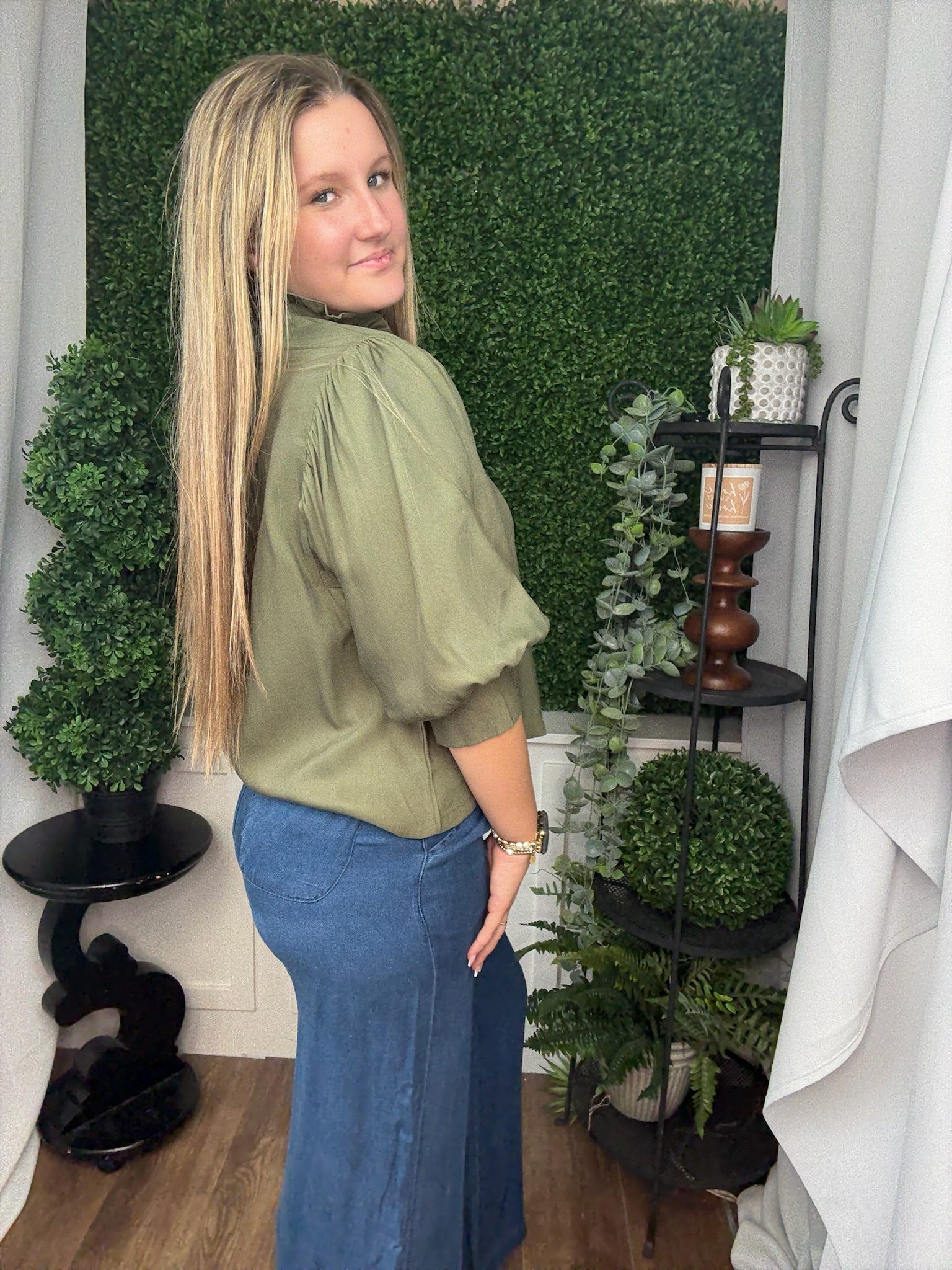 RUFFLE NECK PUFF SLV BLOUSE