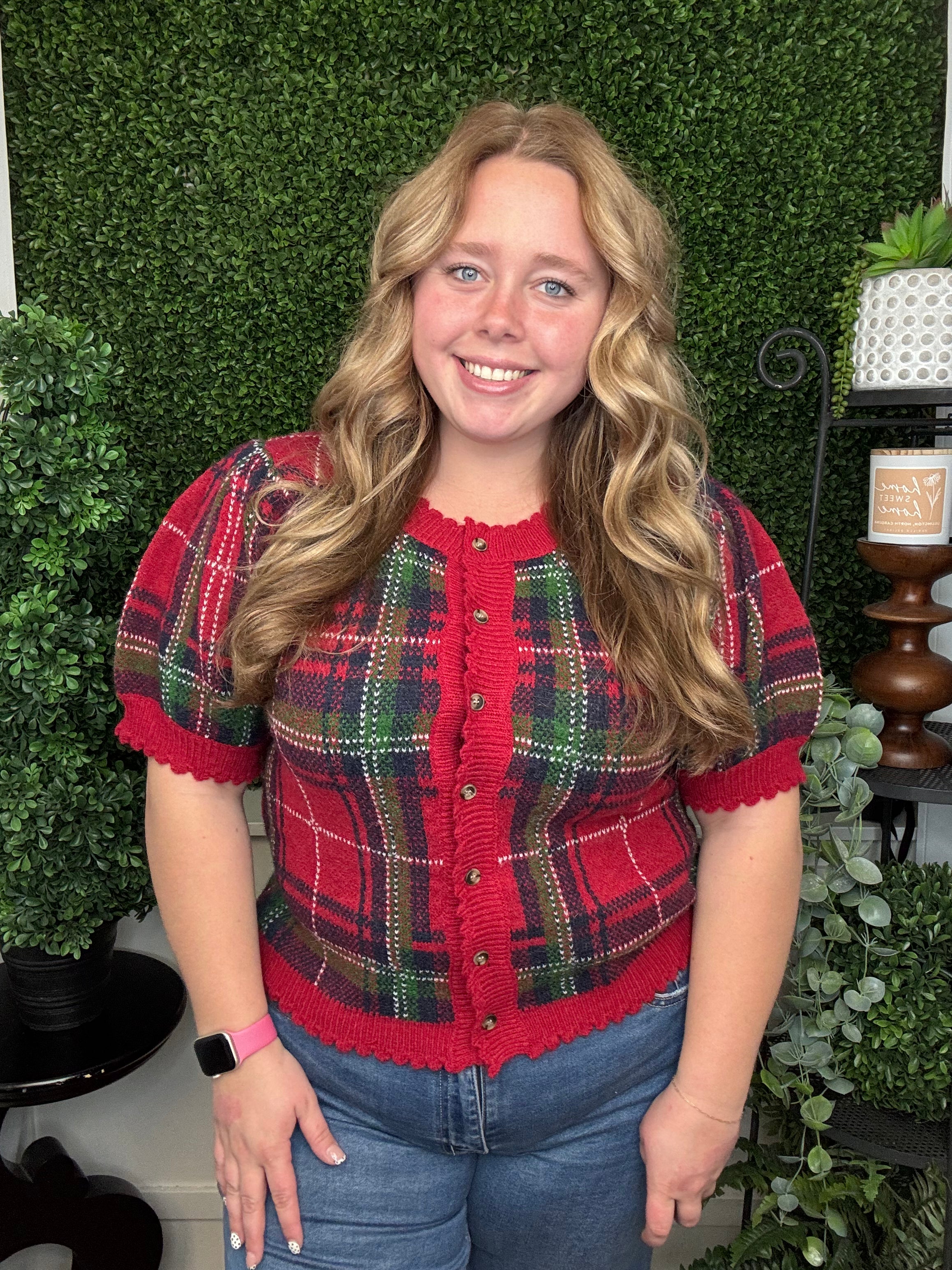 PLAID SHORT PUFF SLEEVE TOP W/SCALLOP NECKLINE - RED
