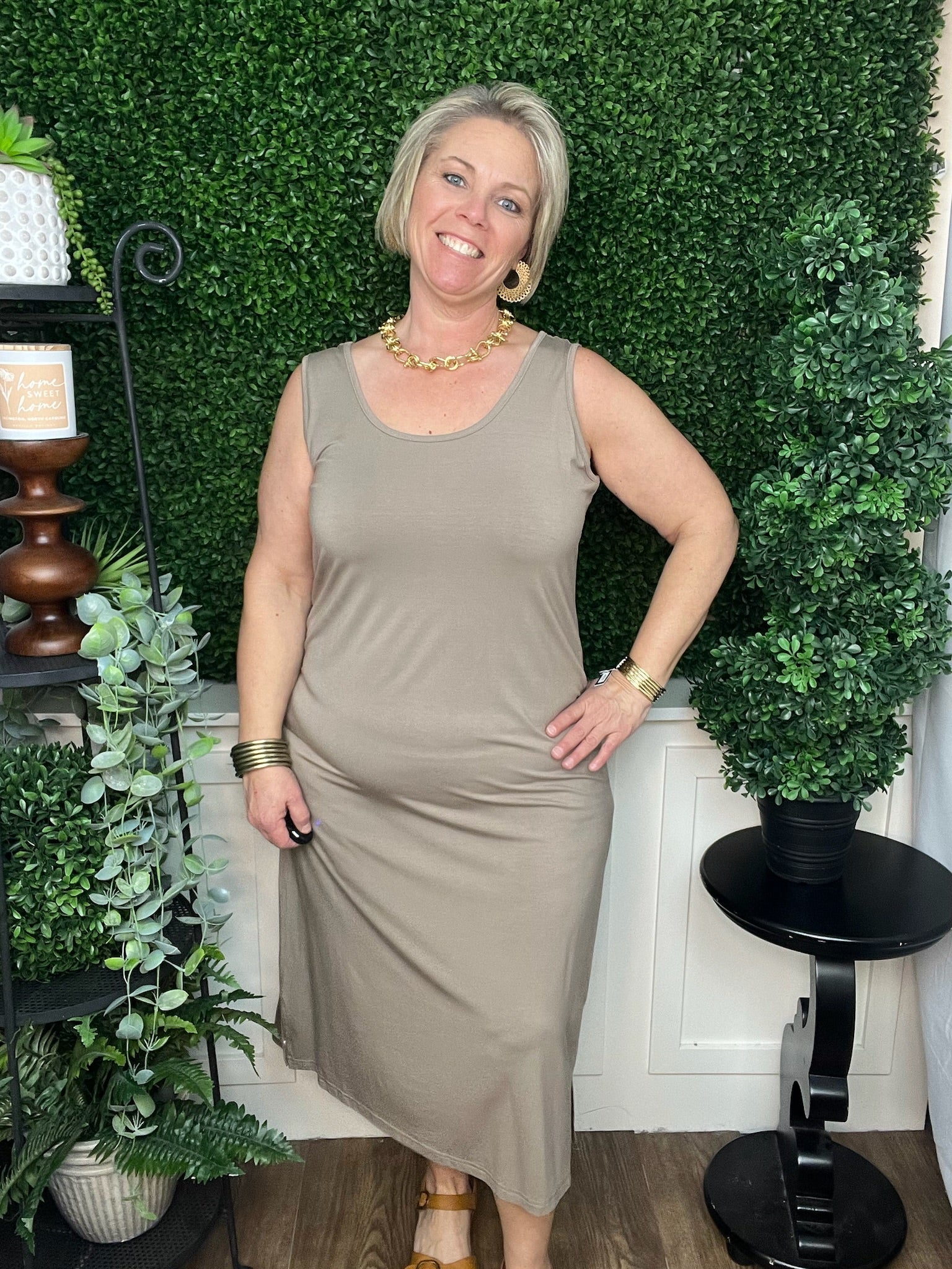 SOFT LANDING SLEEVELESS DRESS - TAUPE