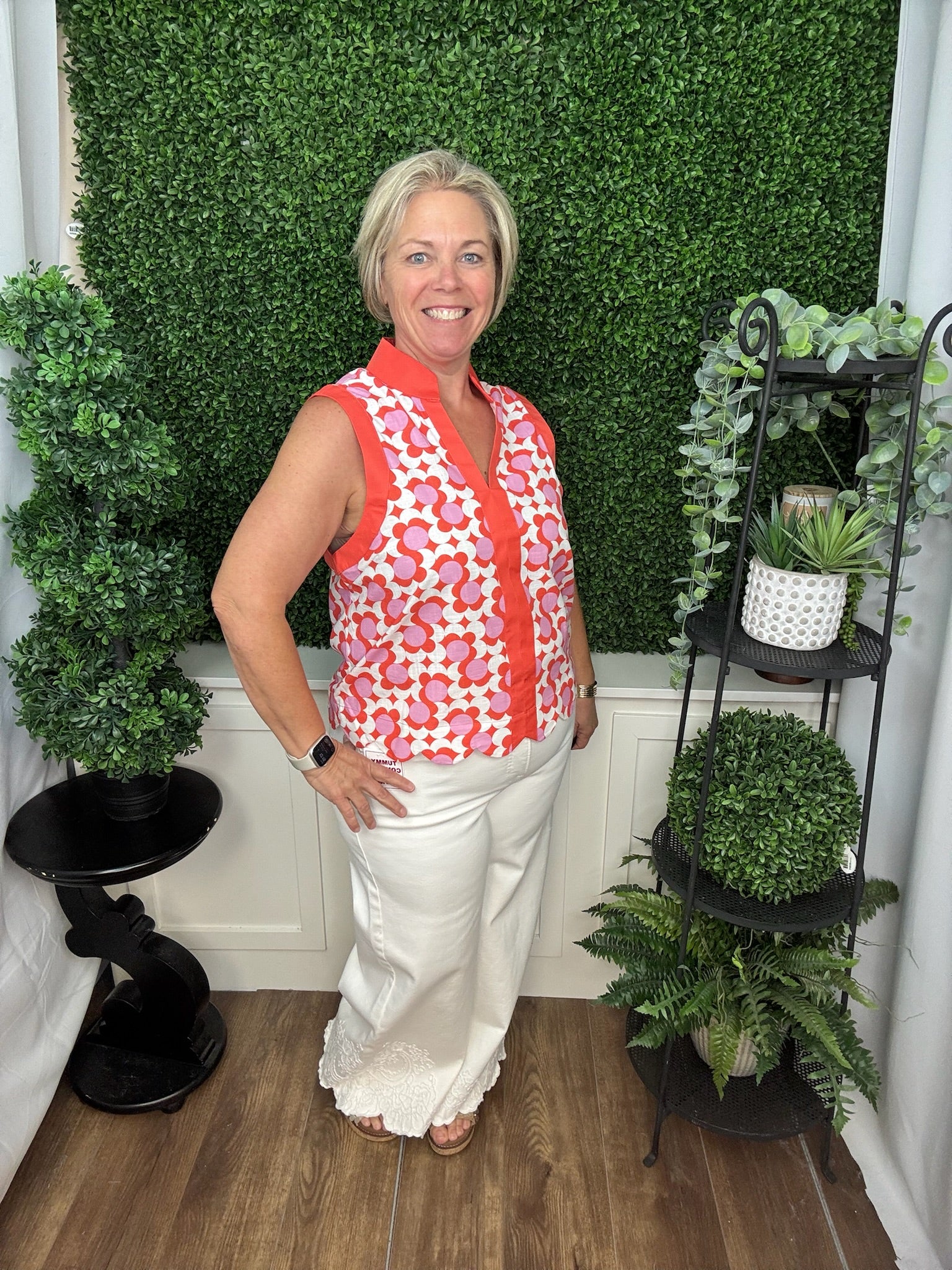 Coral Floral Sleeveless Scalloped Hem Top