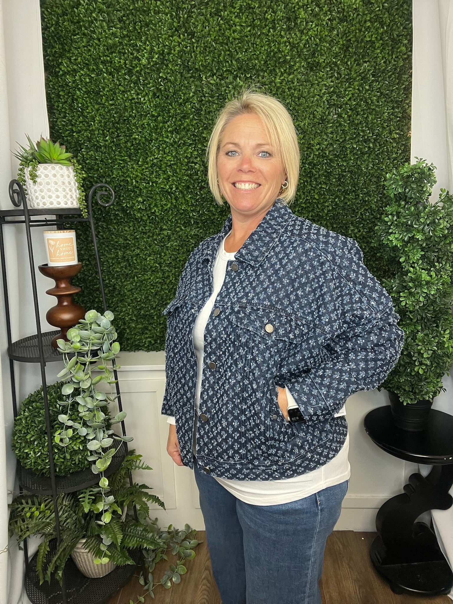 CROP EASY TRUCKER JACKET - LASER PINHOLE