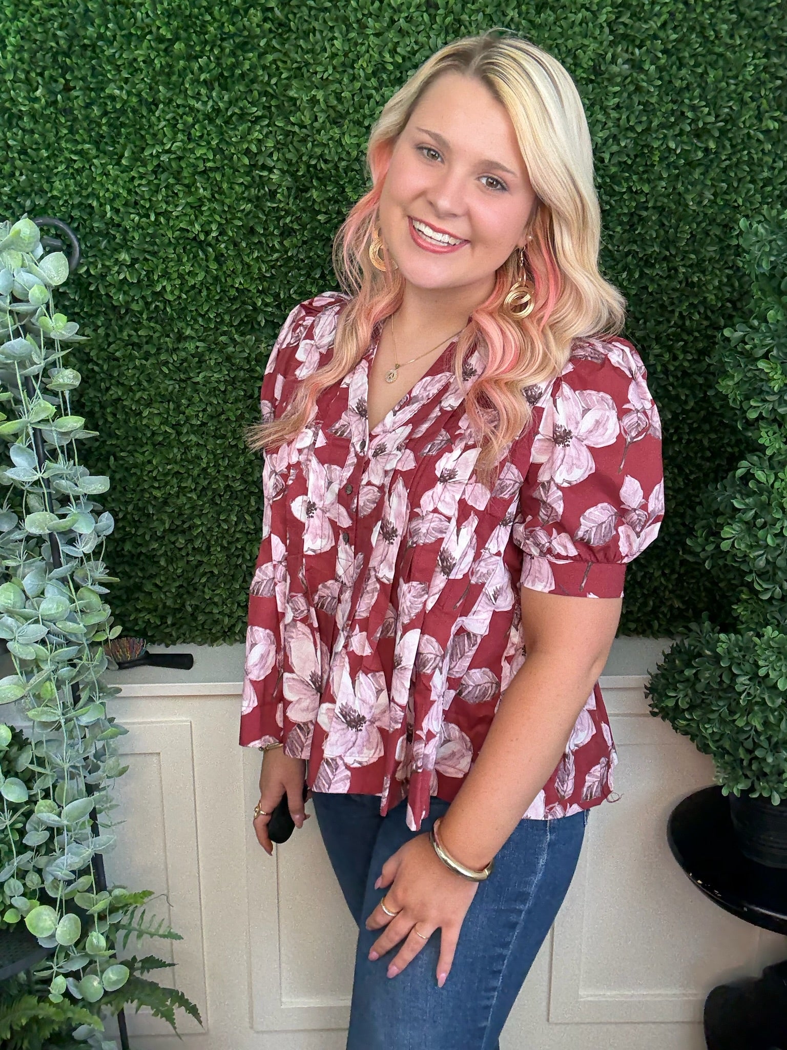 FLORAL PRINT SHORT PUFF SLEEVE PINTUCK TOP - MERLOT