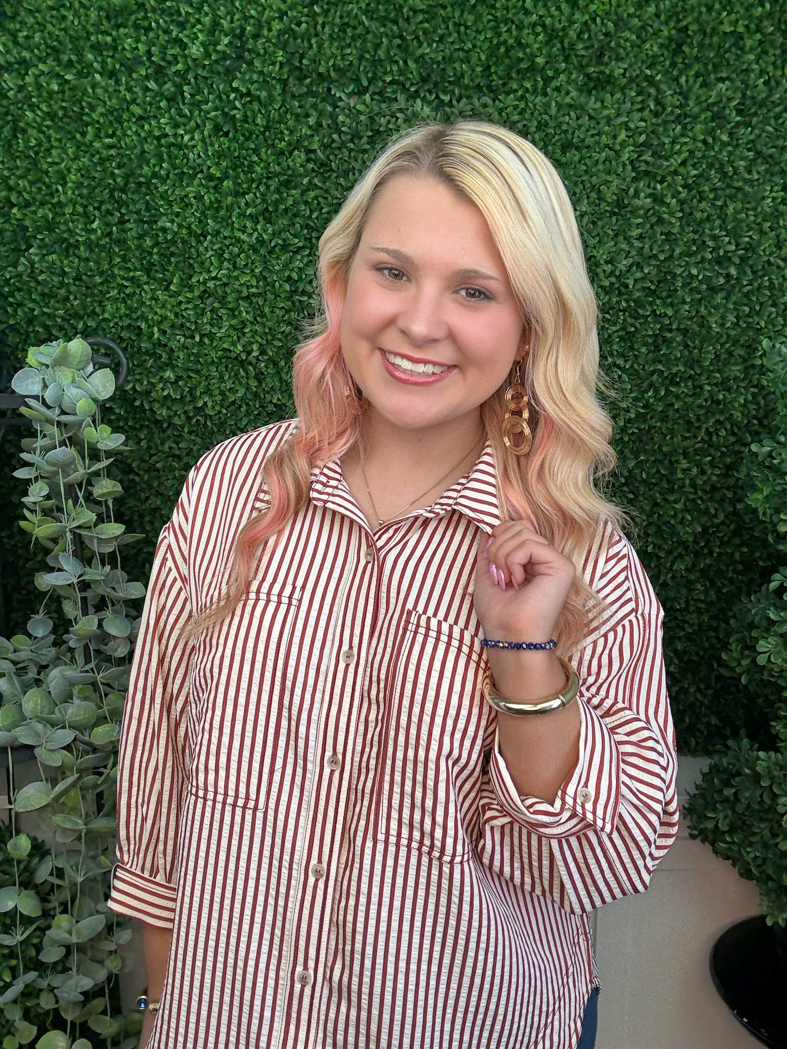 TEXTURED STRIPE REVERSE CUFF 3/4 SLEEVE TOP - RUST