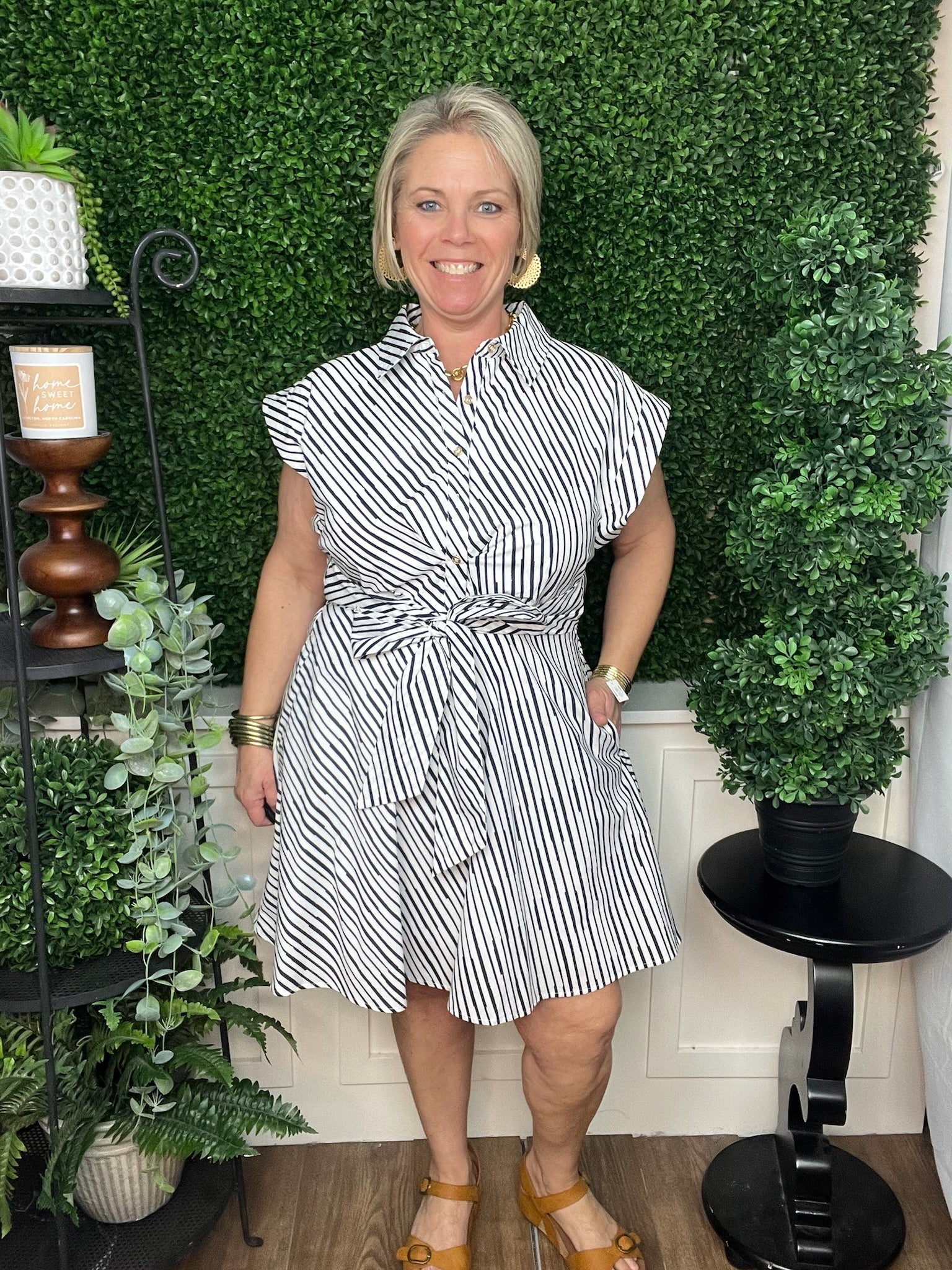 SHORT SLEEVE WAIST TIE DRESS