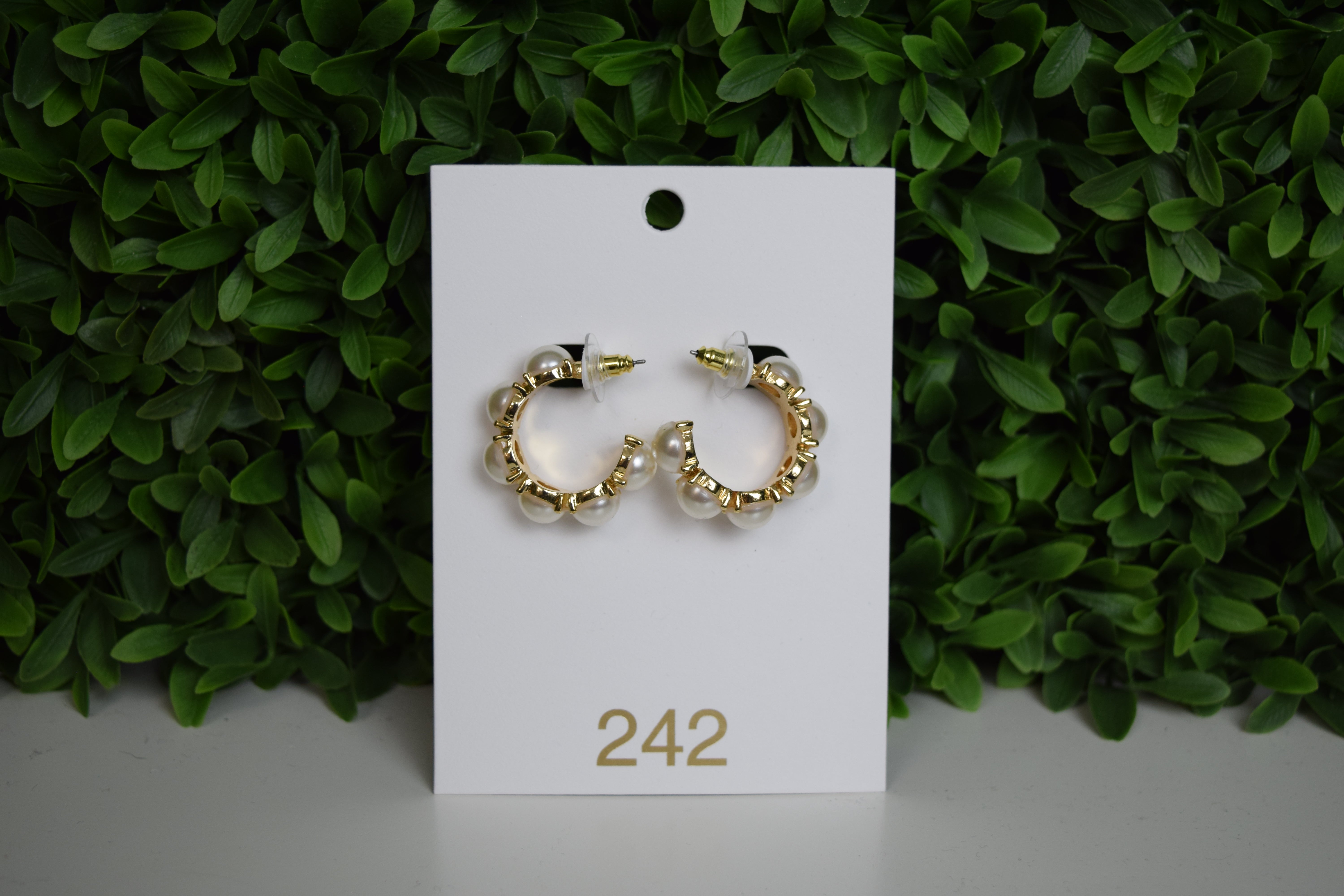 LEXI PEARL HOOP EARRINGS - GOLD