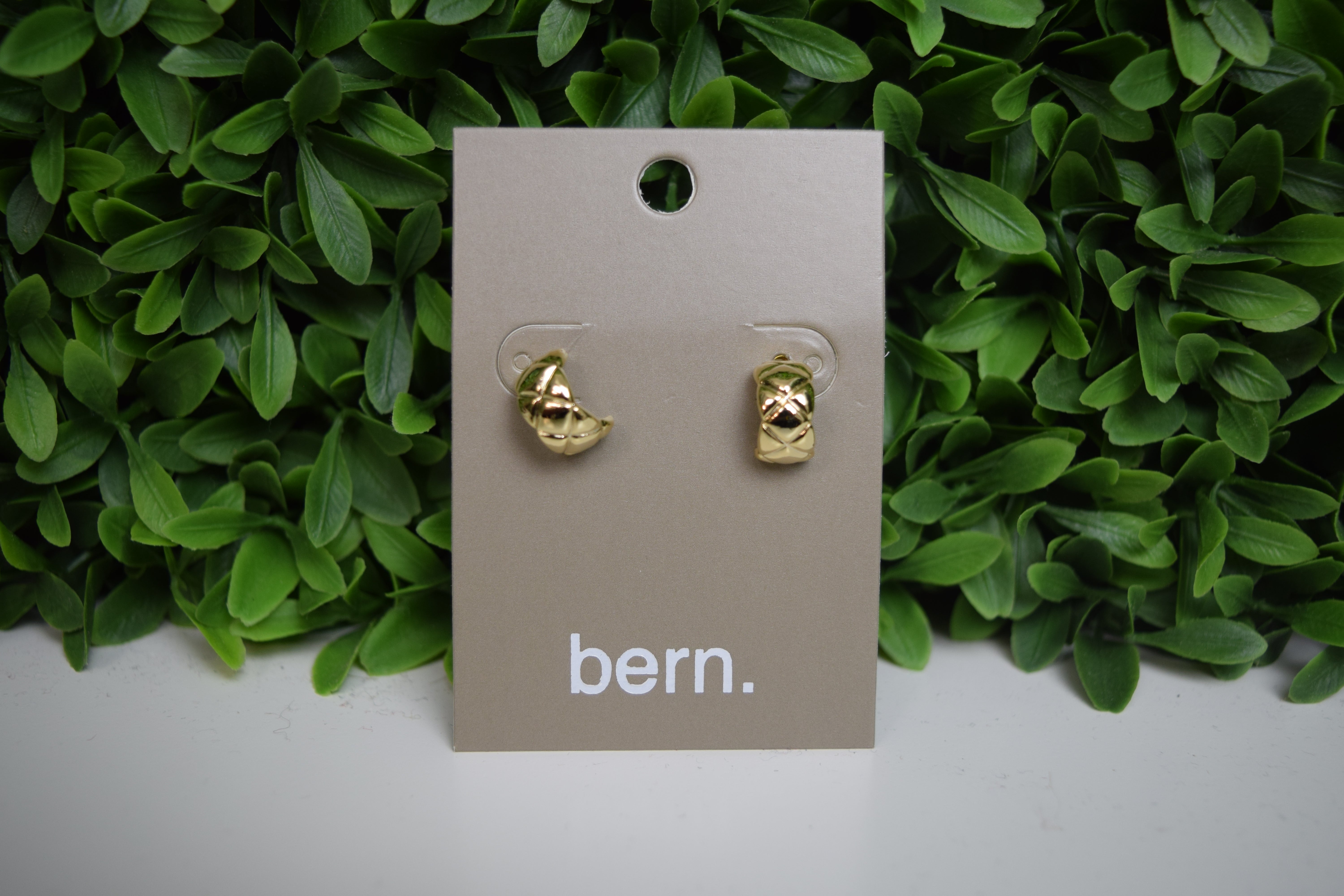 JORDAN STUD EARRINGS - GOLD