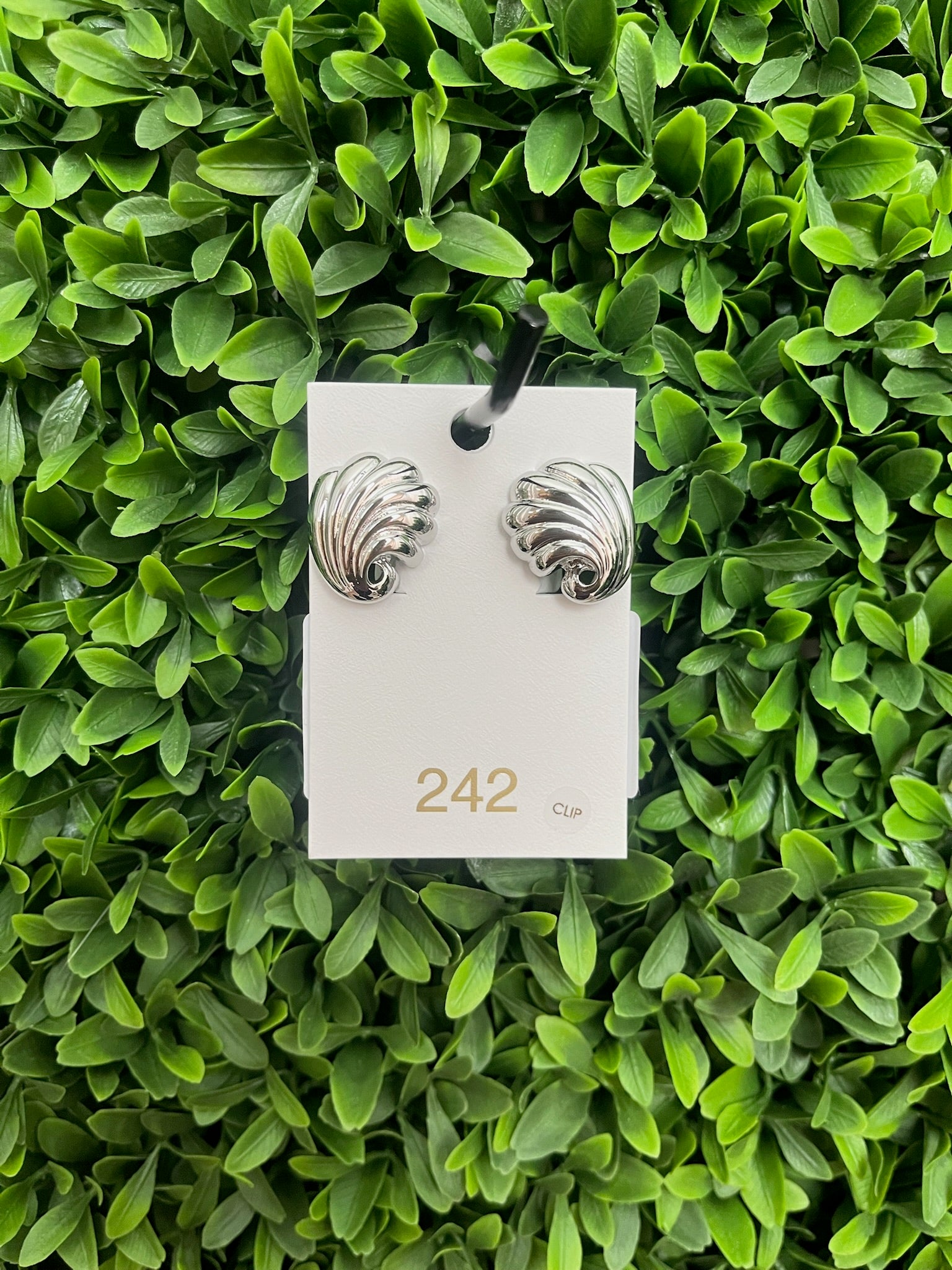 CLIP-ON FLAPPER WAVE EARRINGS