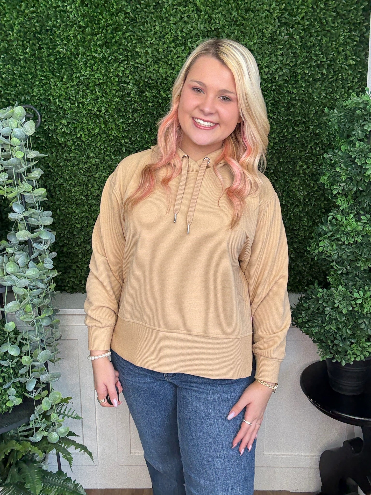 RIBBED HOODED PULLOVER - LATTE