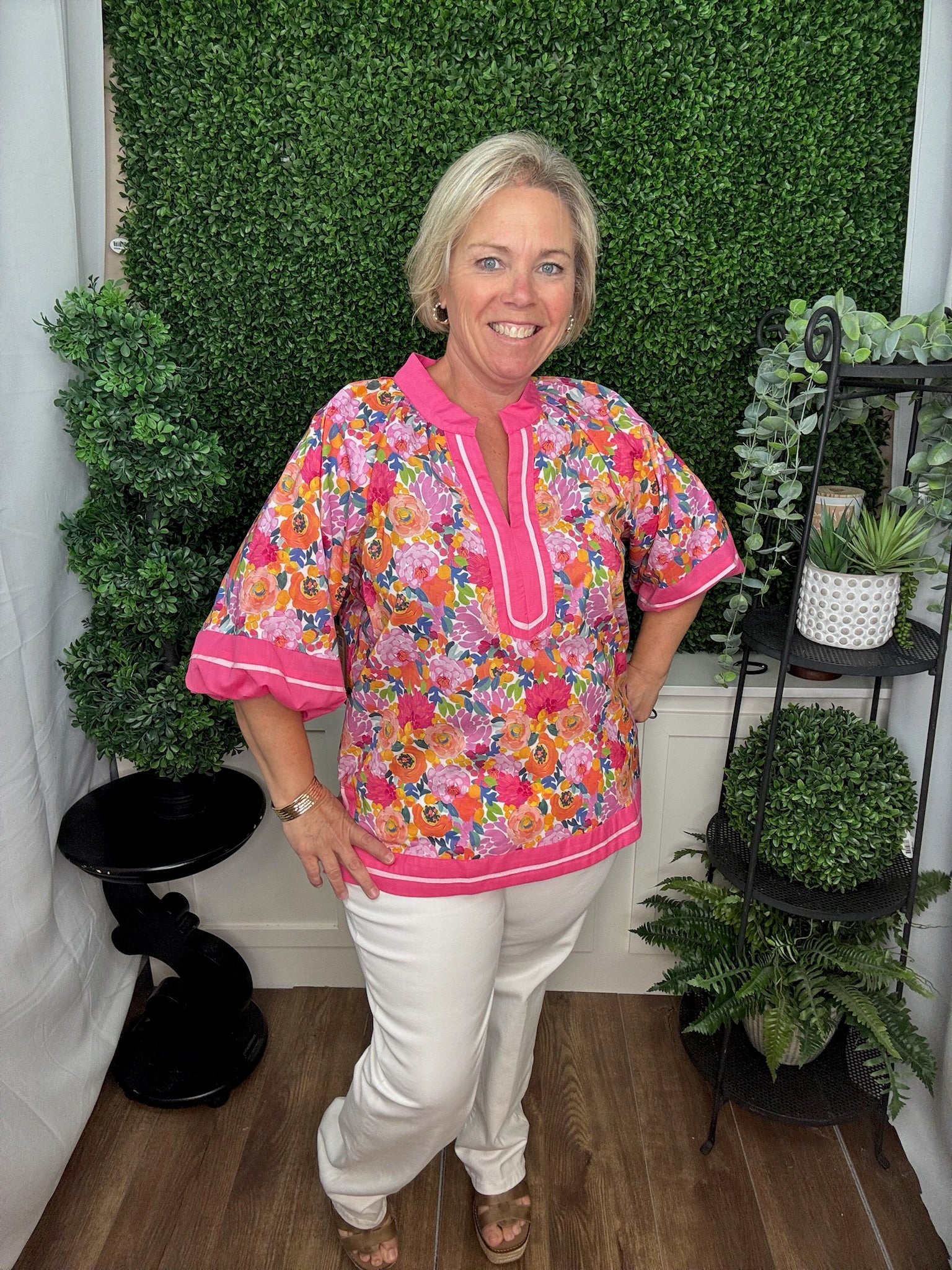 PRINT SPLIT NECK WITH CONTRAST HEM TOP - MULTI