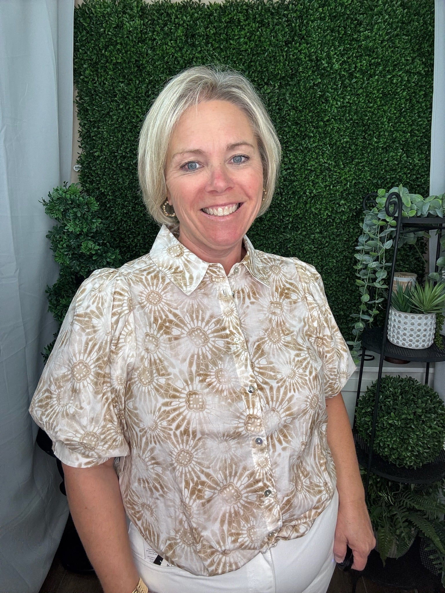 PUFF SLEEVE BUTTON FRONT WOVEN TOP W/TWIST - TAN WHITE FLORAL