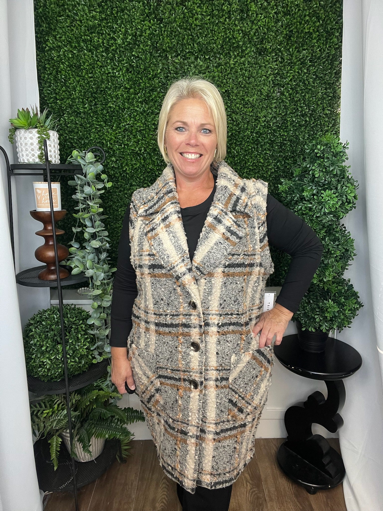 WIDE NOTCH COLLAR BUTTON FRONT VEST - SANDSTONE