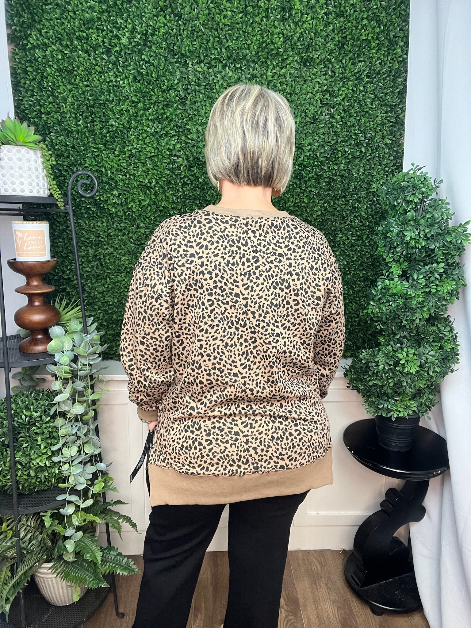 LEOPARD SWEATSHIRT