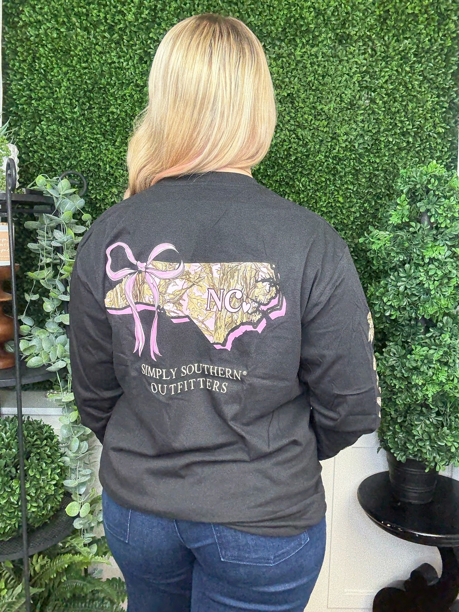 OUTFITTERS STATE NC LS - BLACK