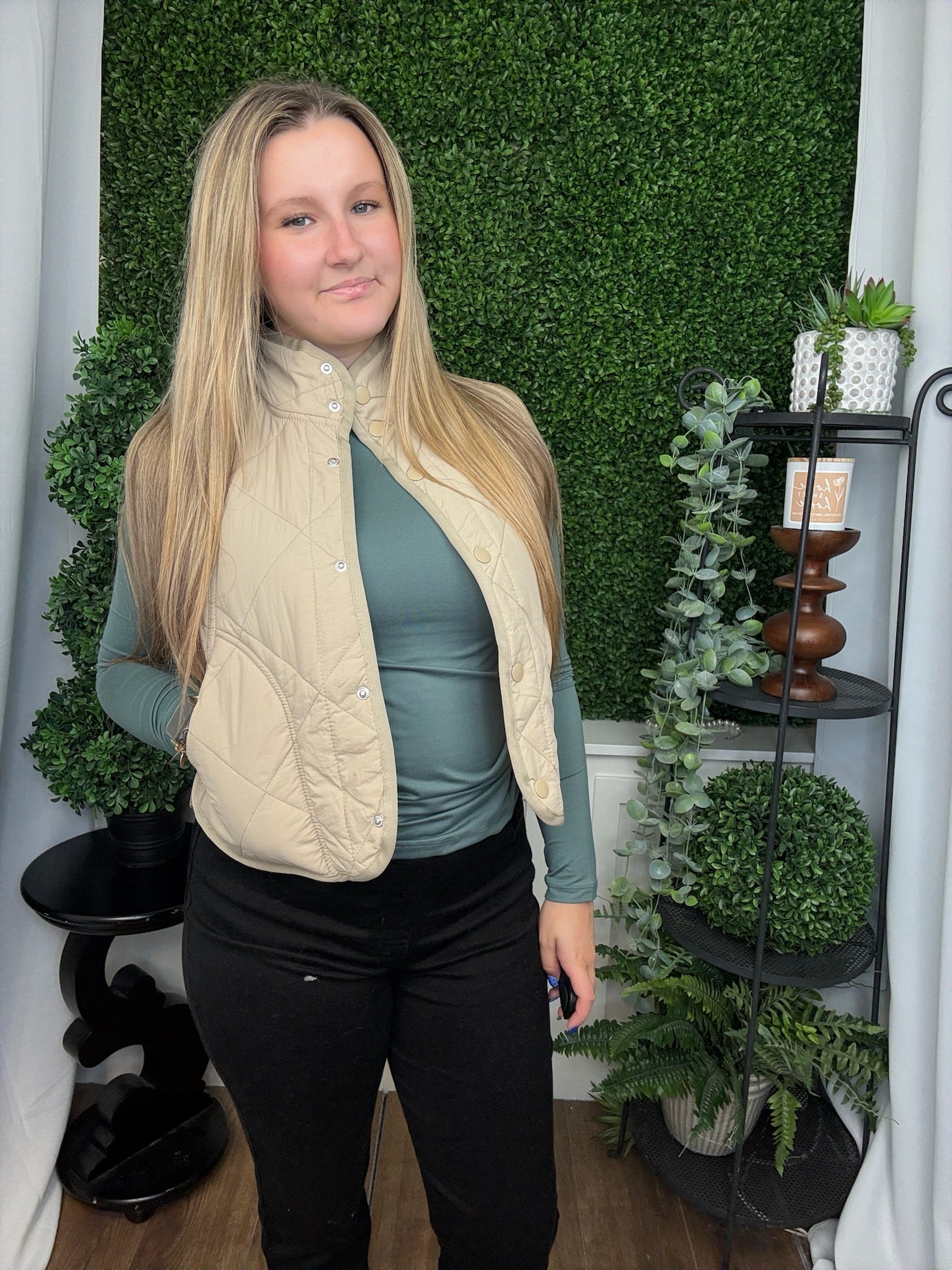 SNAP BUTTON QUILTED PUFFER VEST