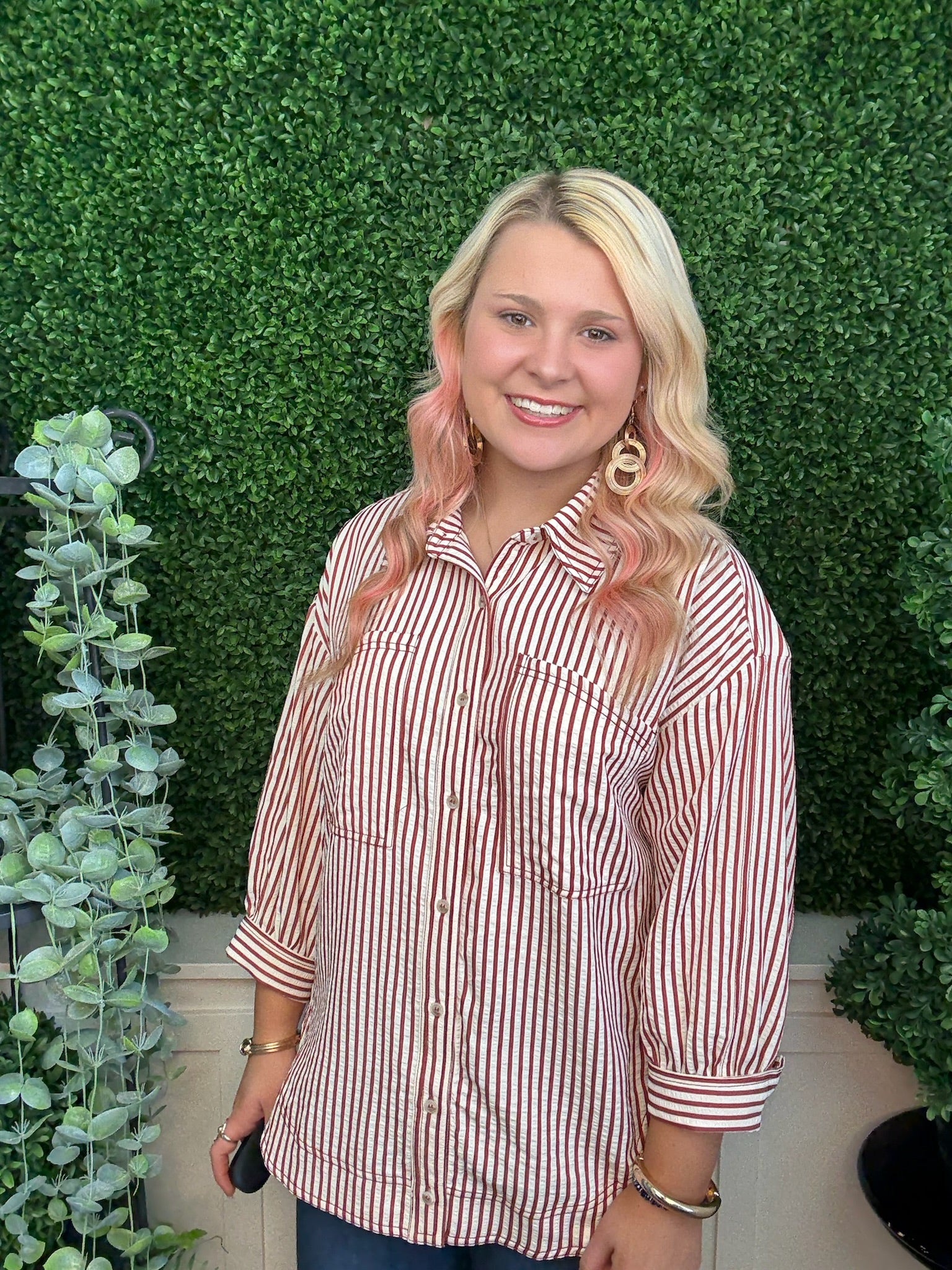 TEXTURED STRIPE REVERSE CUFF 3/4 SLEEVE TOP - RUST