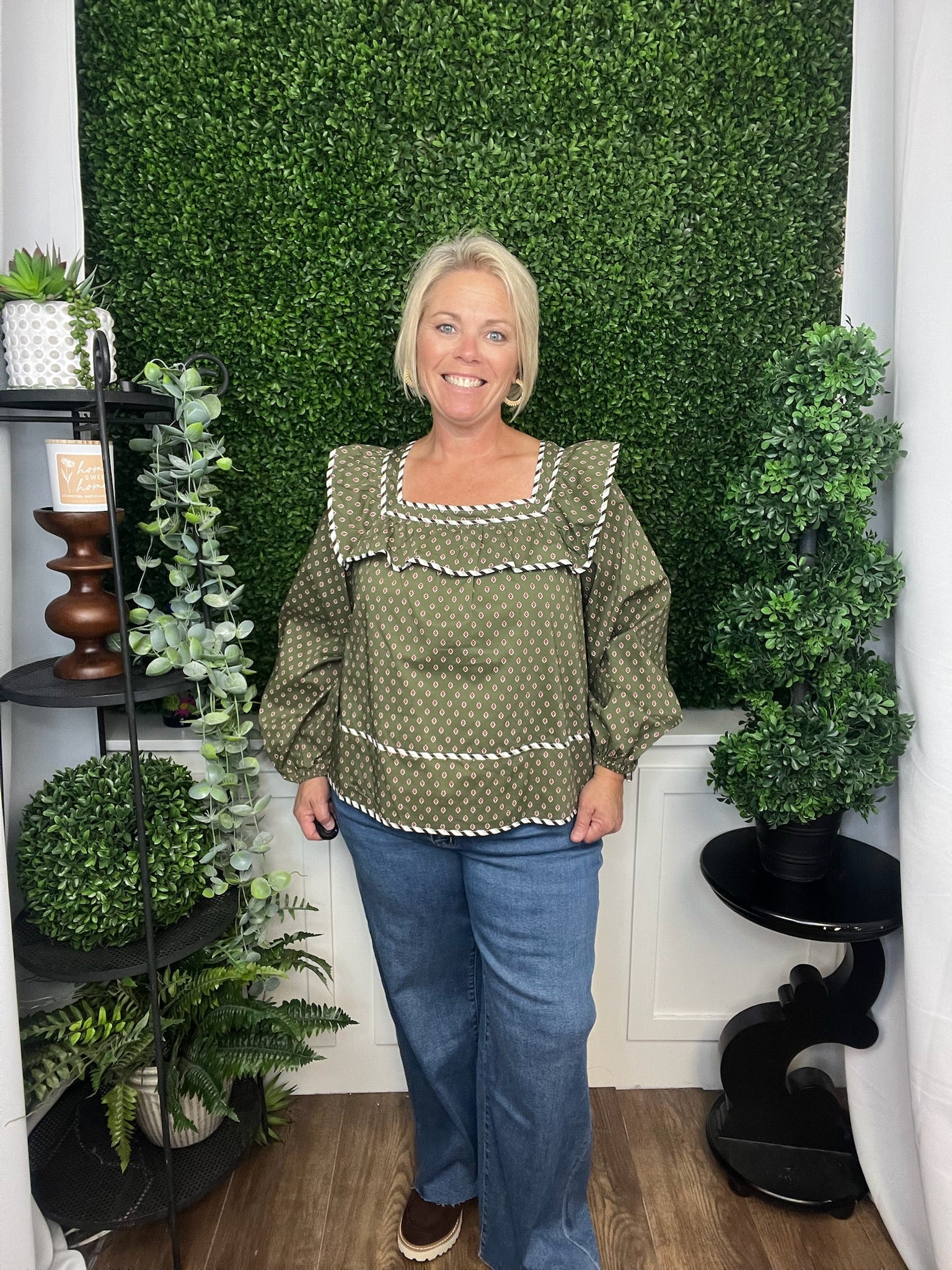 RUFFLED YOKE TIE BACK LS TOP - OLIVE MULTI