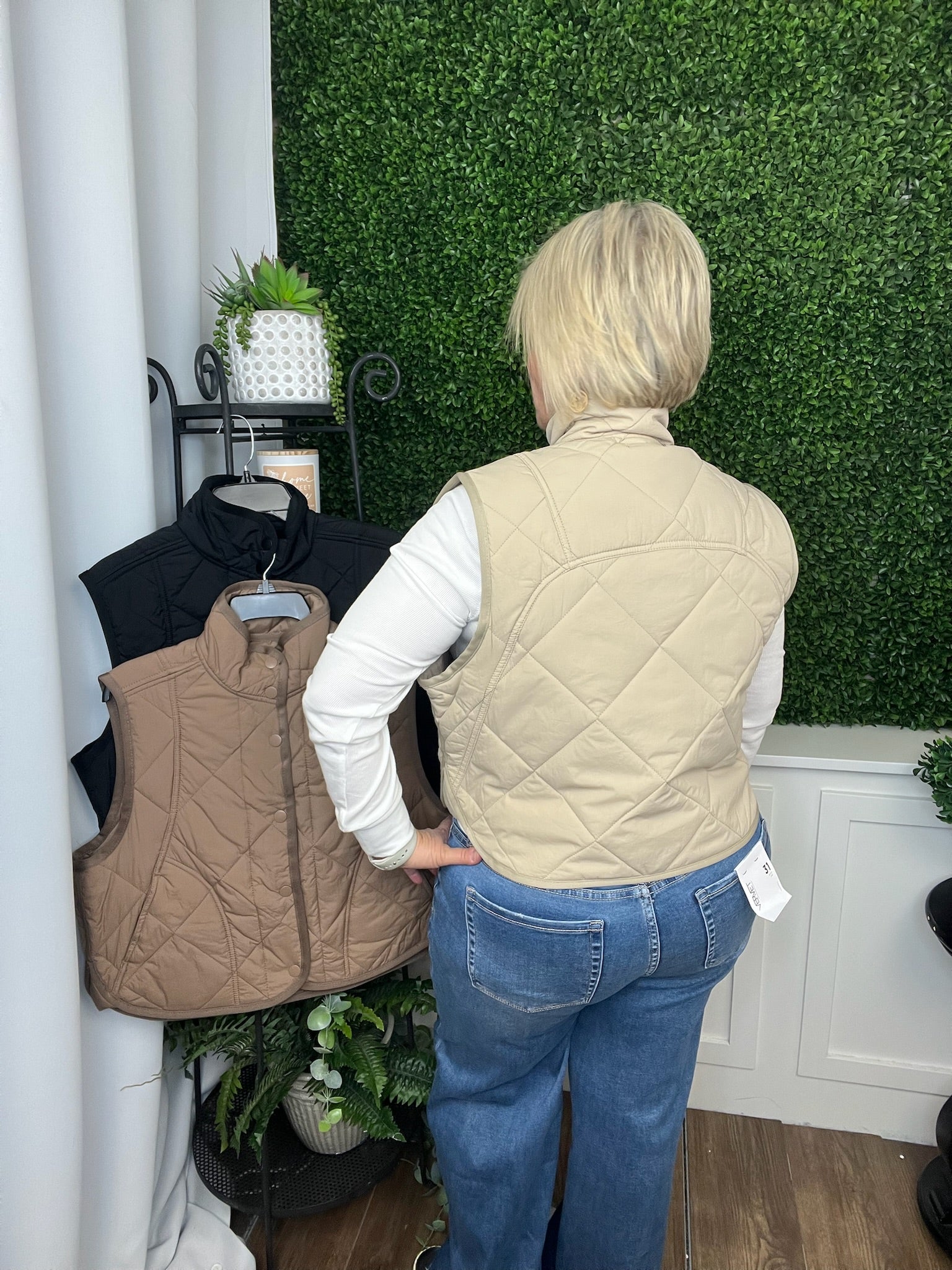 SNAP BUTTON QUILTED PUFFER VEST