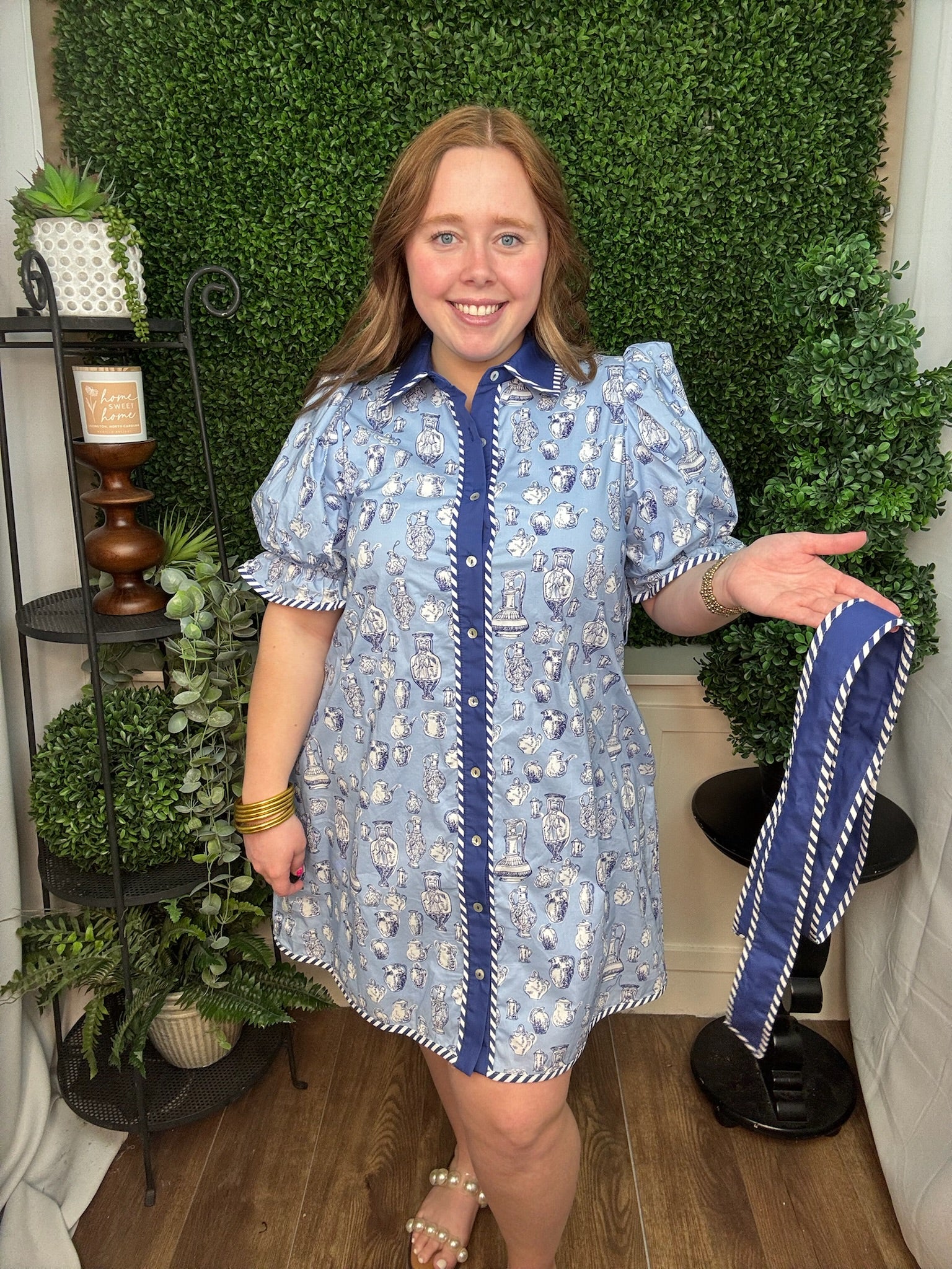 SHORT PUFF SLEEVE DRESS W/BLUE TRIM