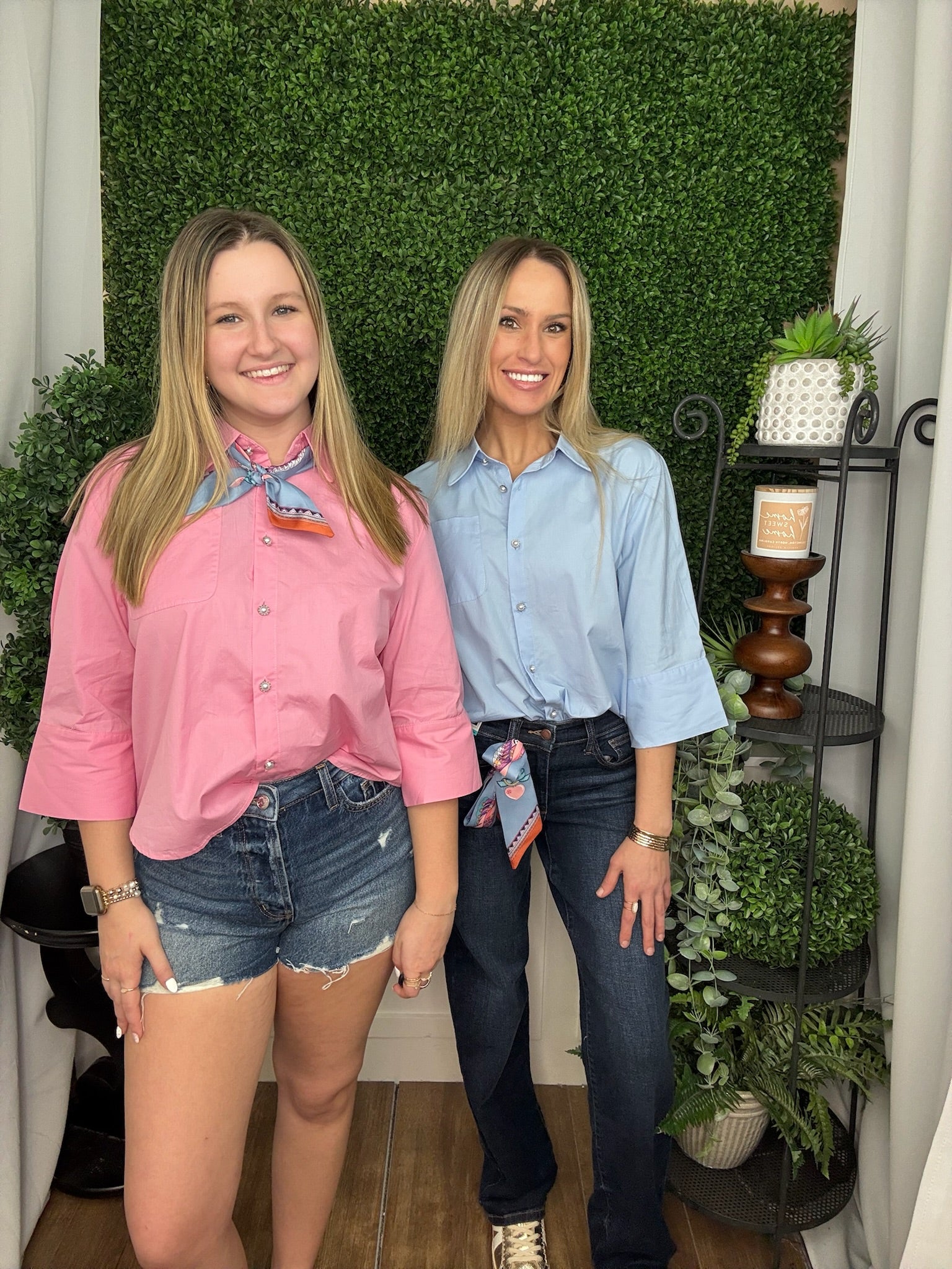 PLEAT DETAIL BUTTON DOWN SOLID TOP