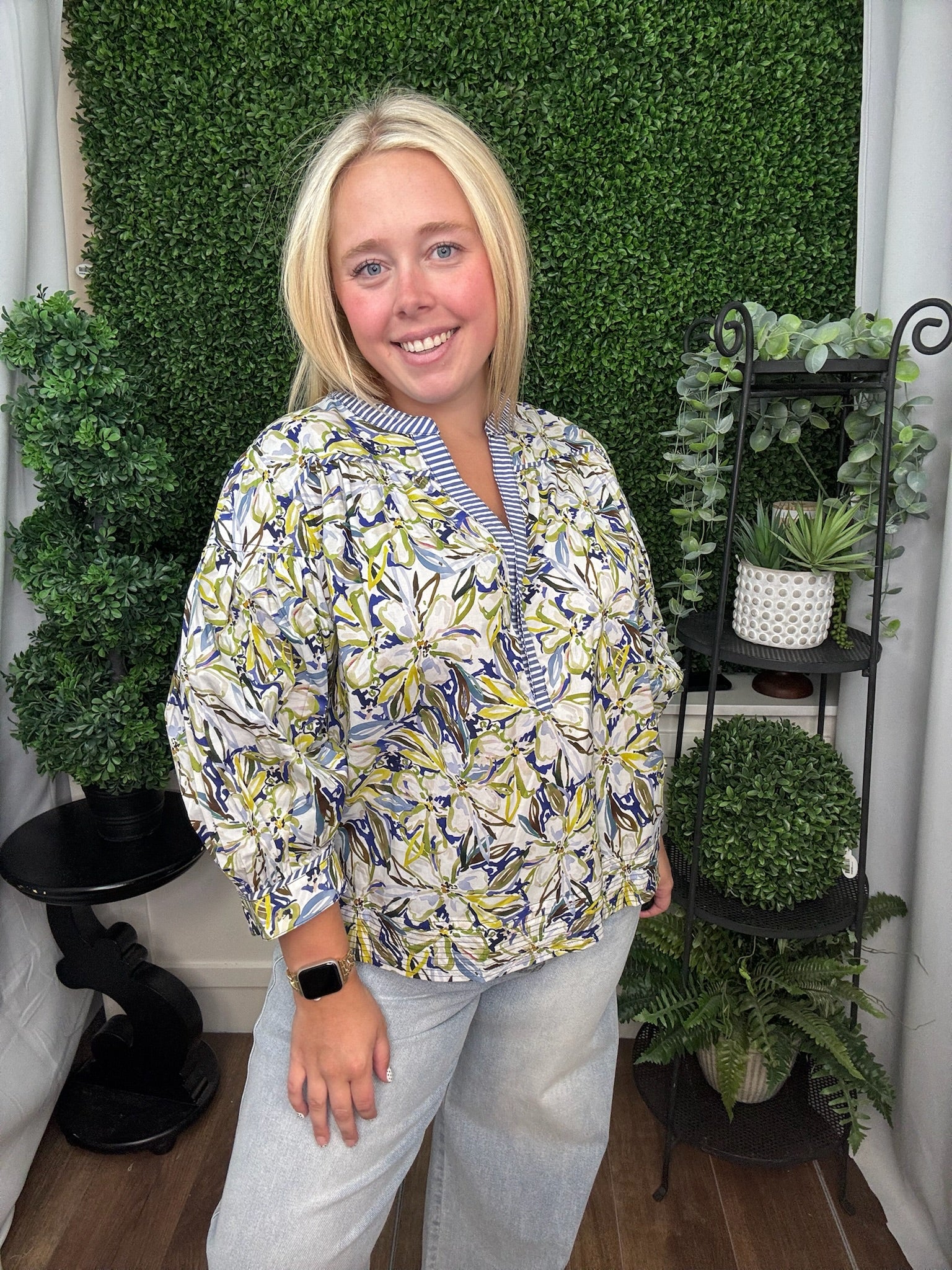 PRINT SPLIT NECK WITH TRAPUNTO STITCH HEM - MULTI