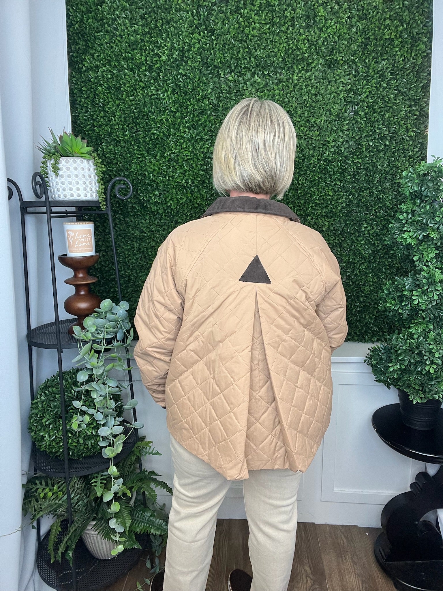 SOLID QUILTED JACKET W/CONTRAST COLLAR