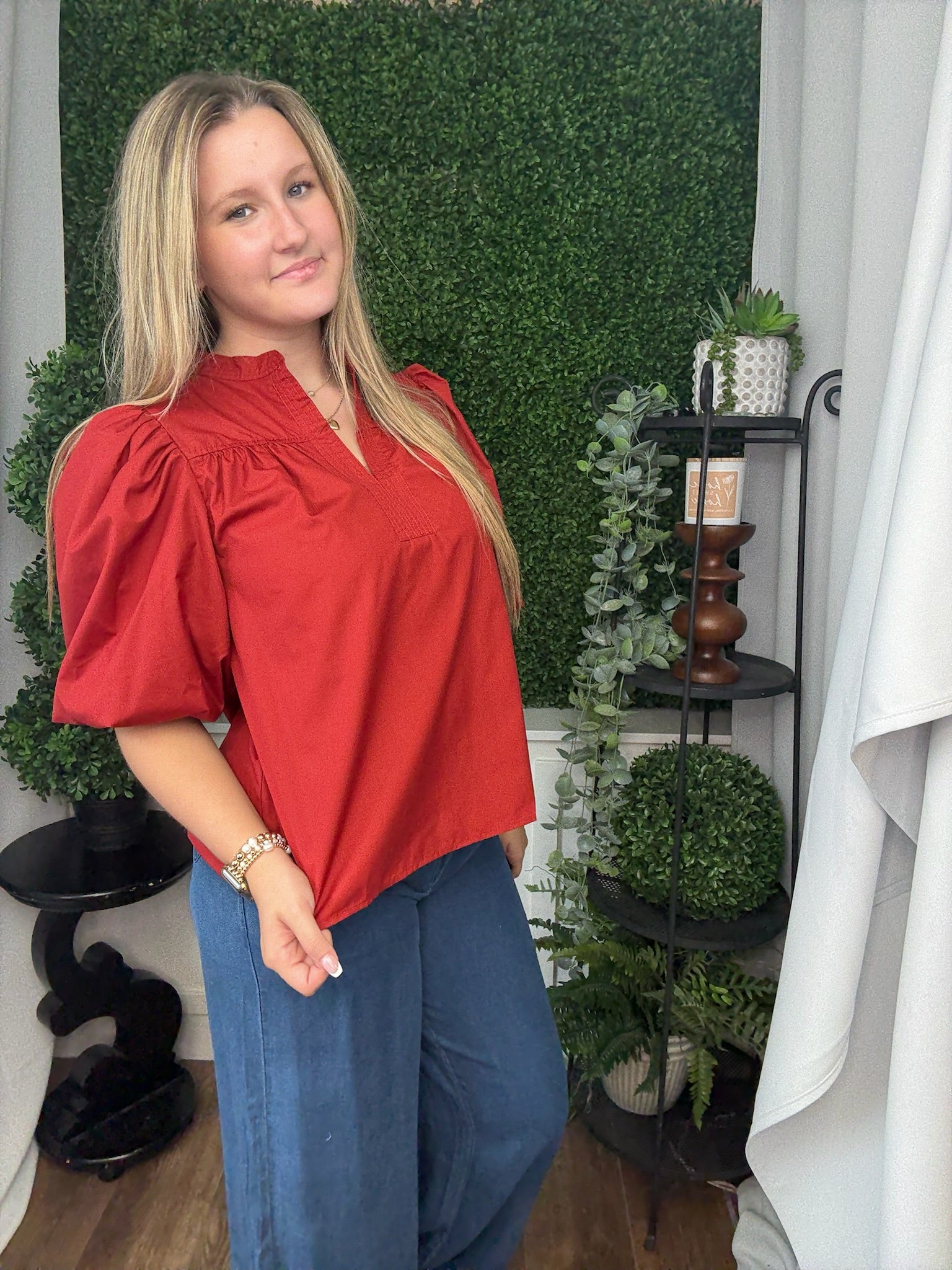 CHINA COLLAR V-NECK BUBBLE SLV POPLIN TOP - BRICK