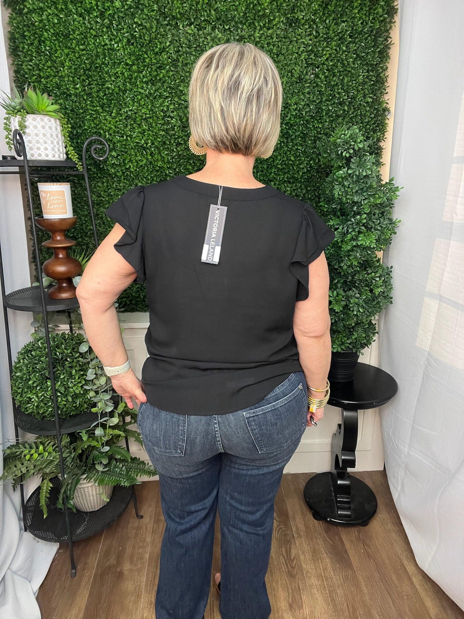 BLACK RUFFLE SLEEVE TOP