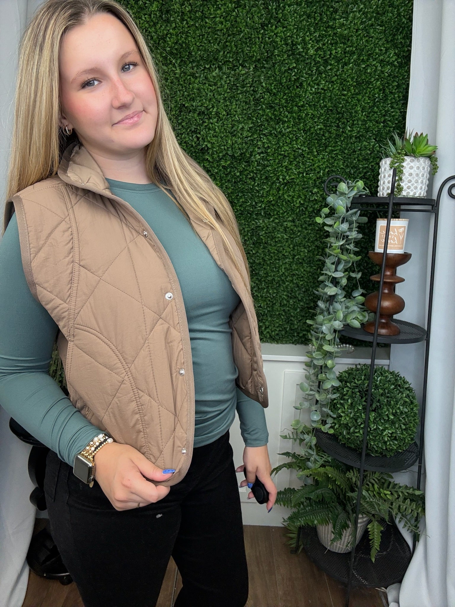 SNAP BUTTON QUILTED PUFFER VEST