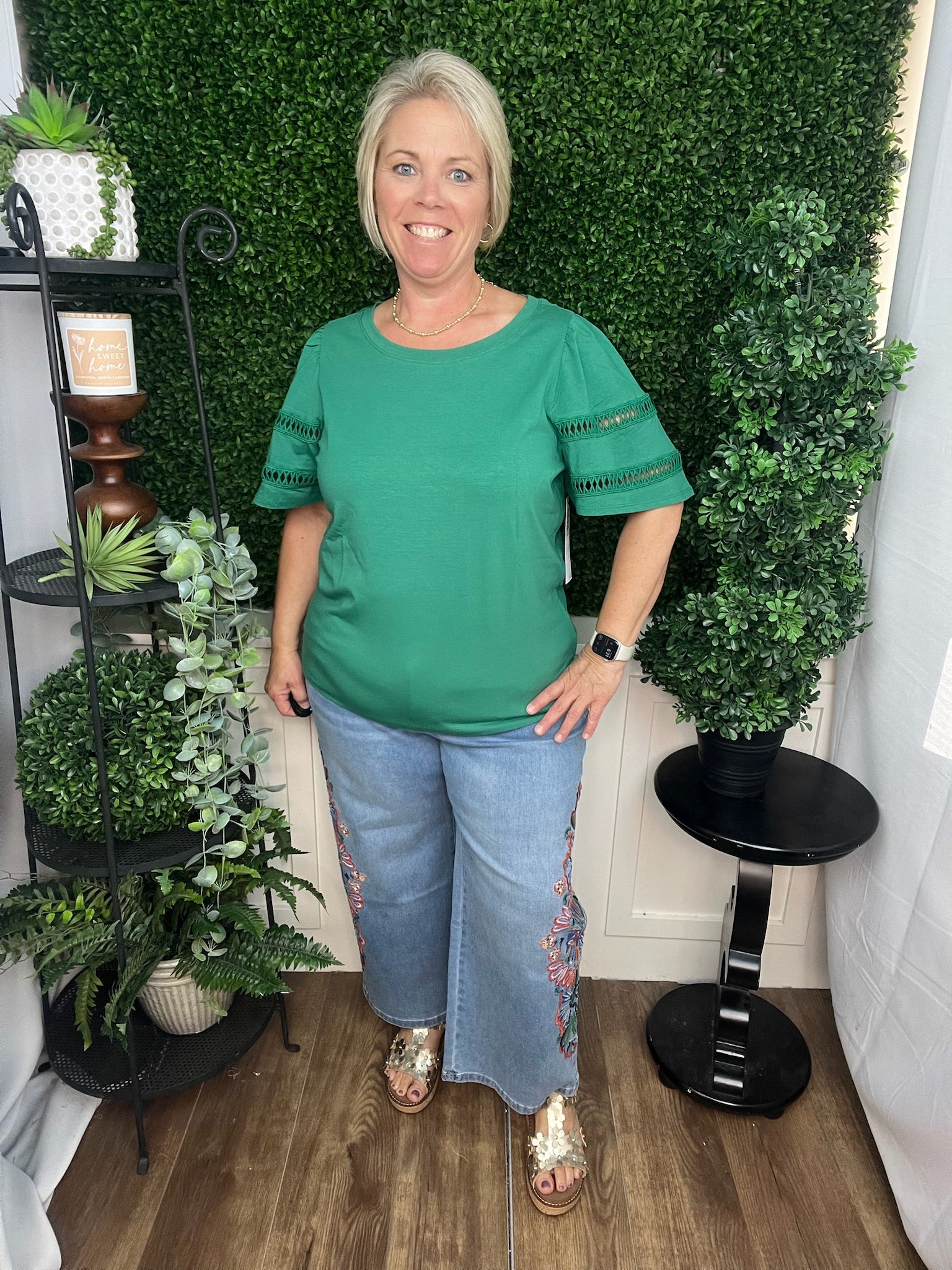 AUDREY WIDE CROP JEANS W/FANCY EMBROIDERY - DESERT BLUE