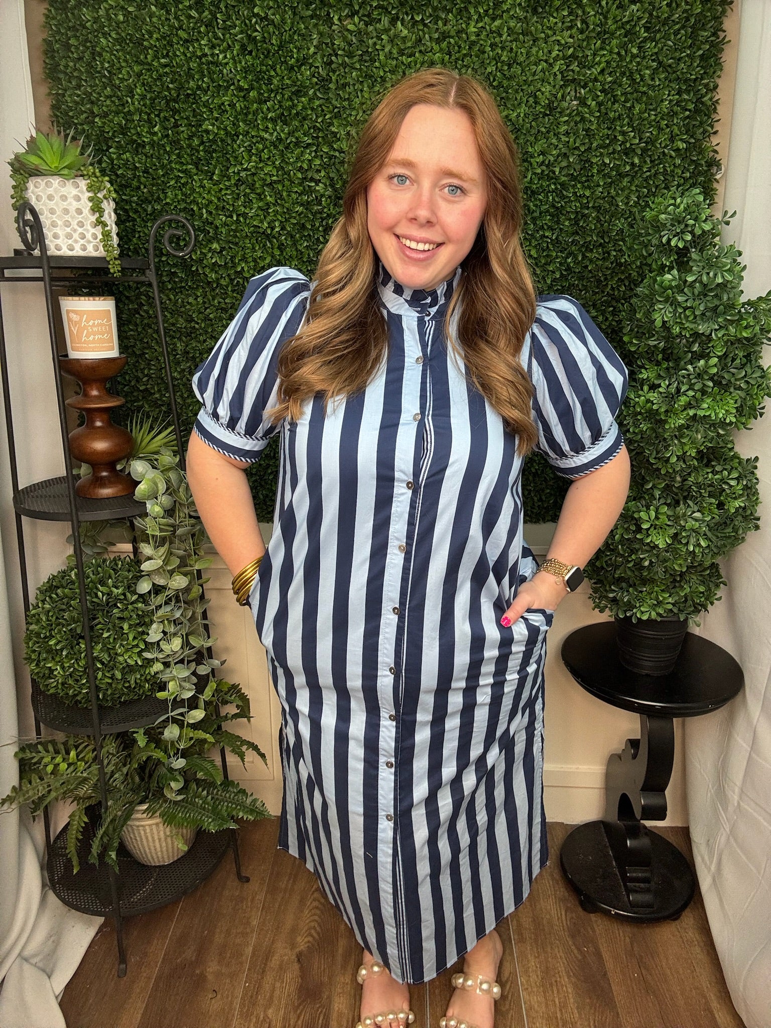 NAVY SHORT PUFF SLEEVE DRESS