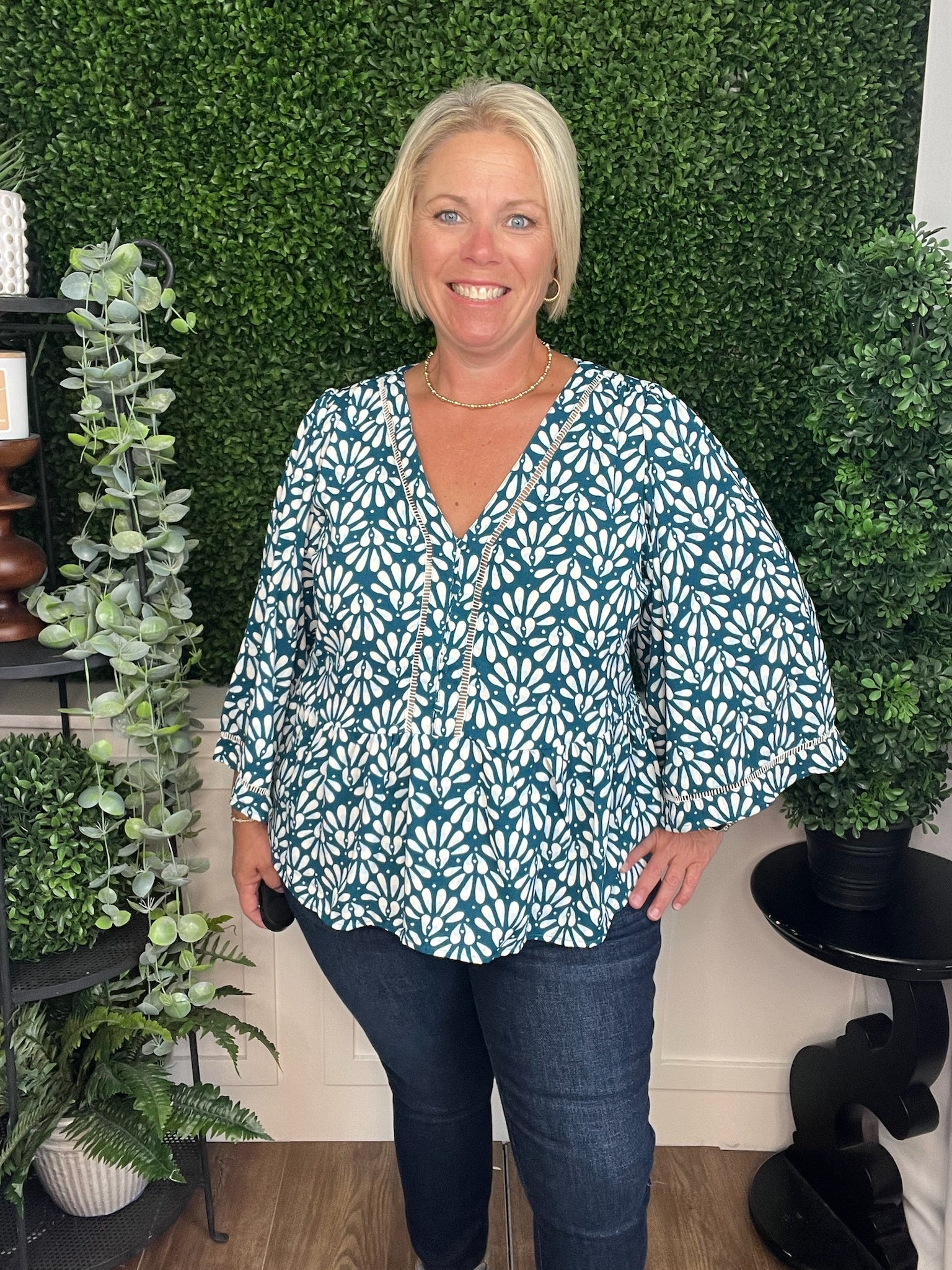 TOP MONROE STAY POLISHED