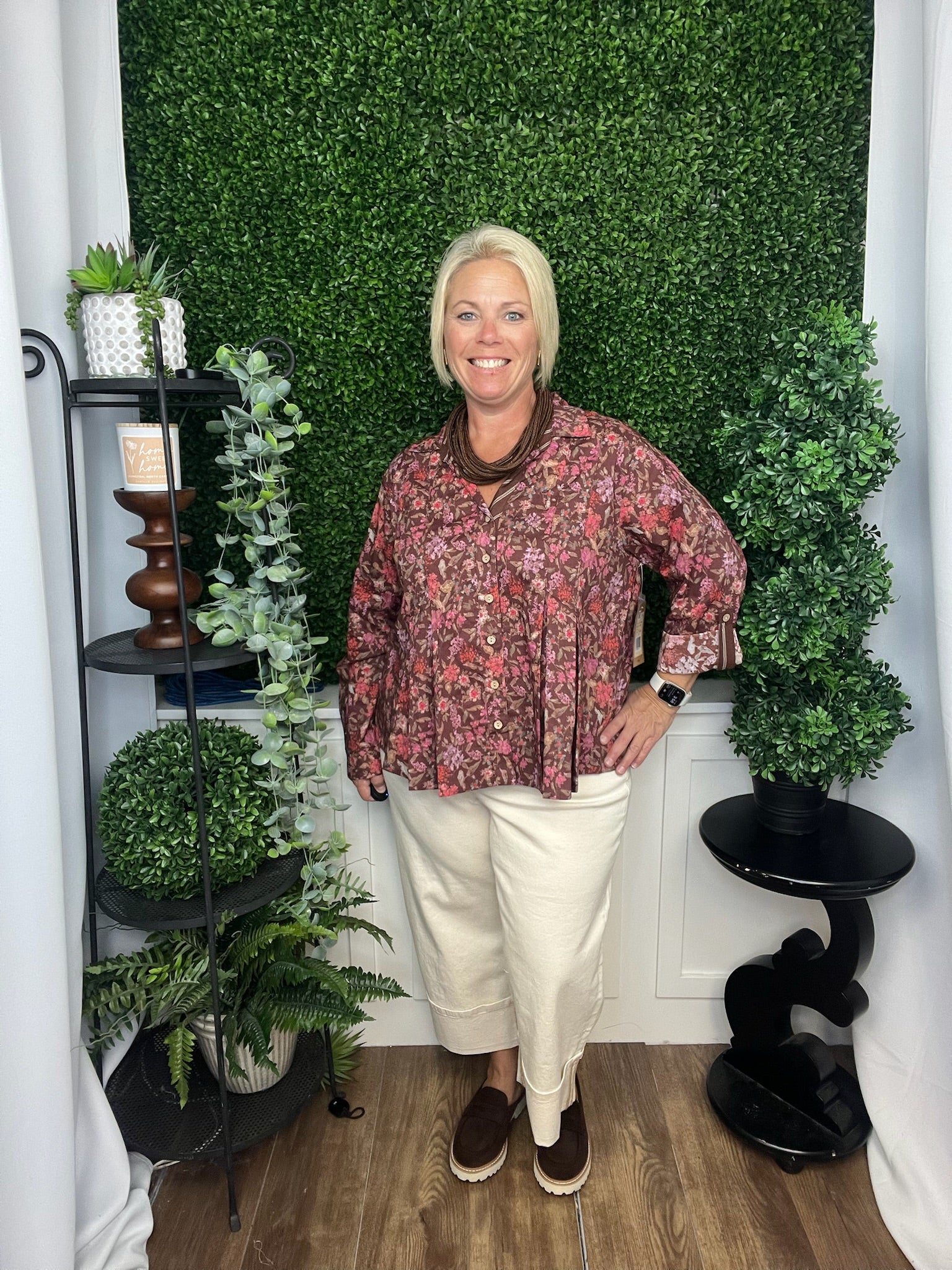 PRINT V-NECK COLLAR SWING SHIRT BROWN