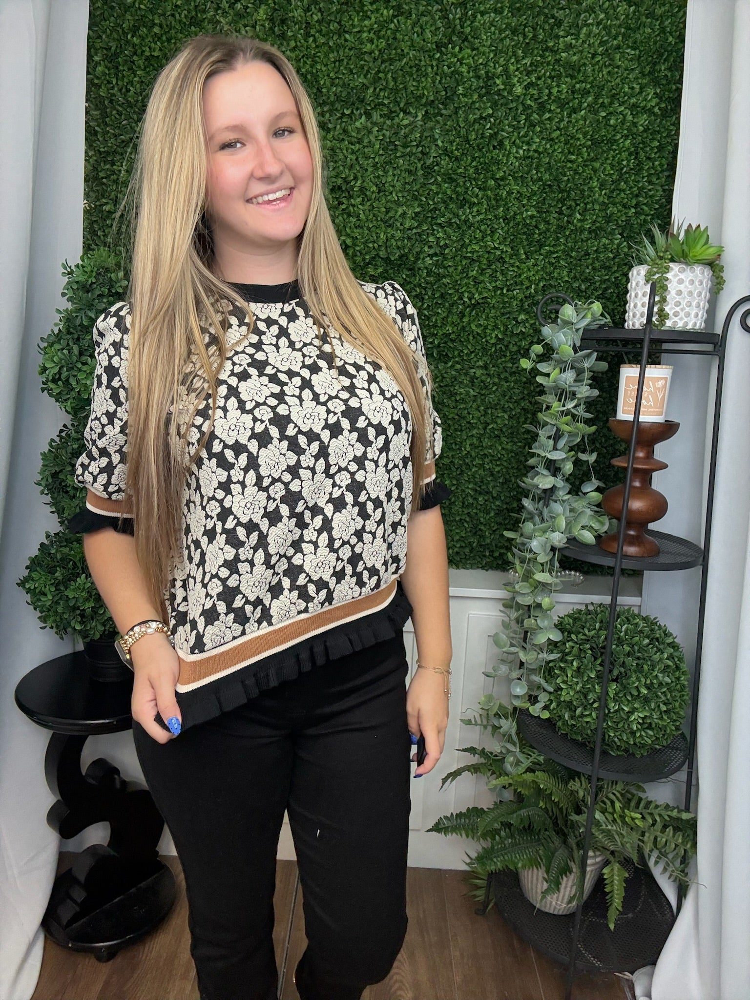 TEXTURED ROSE KNIT TOP - BLACK/LT GREY