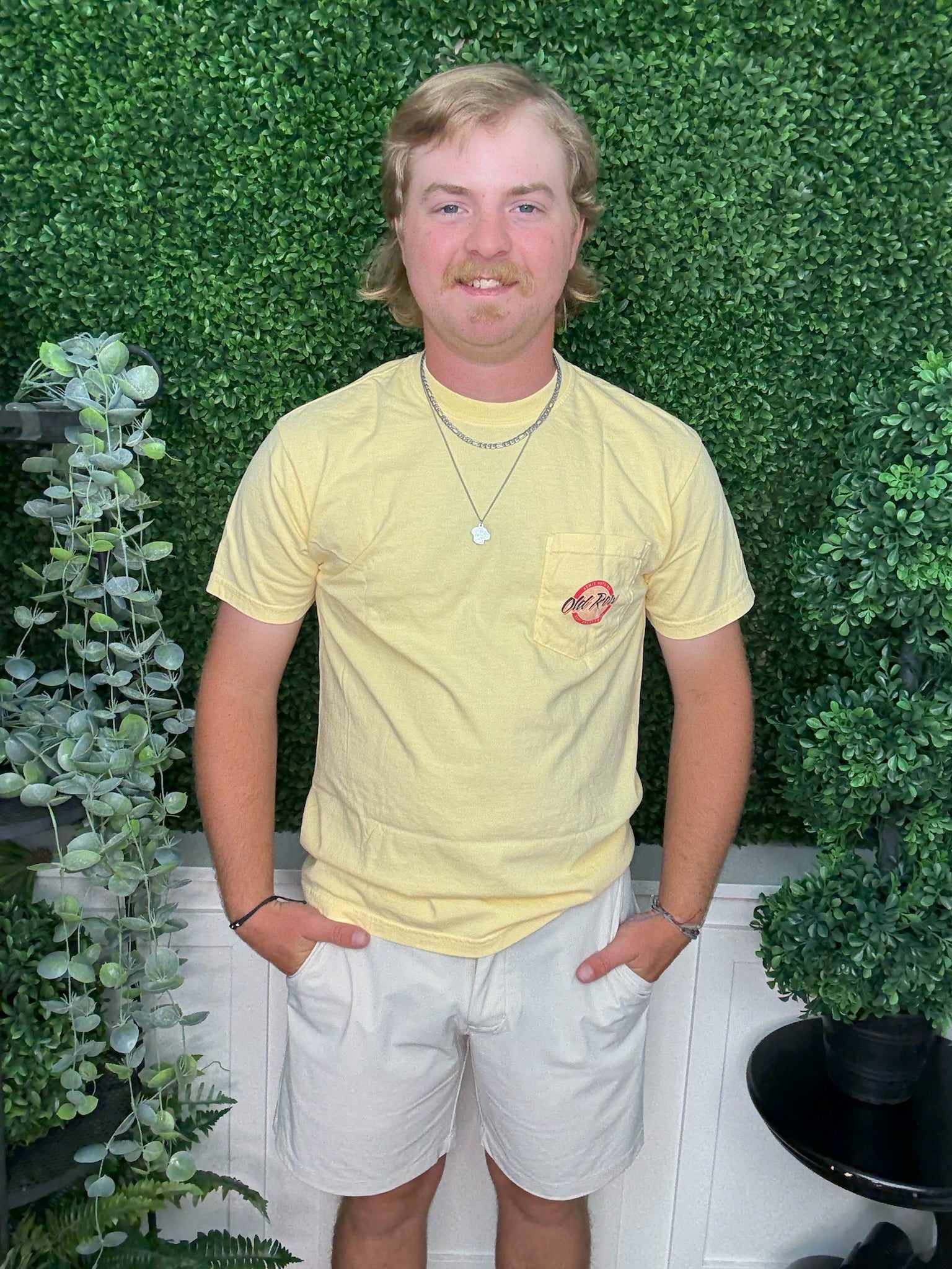 OLD ROW SPICY SHOT POCKET TEE