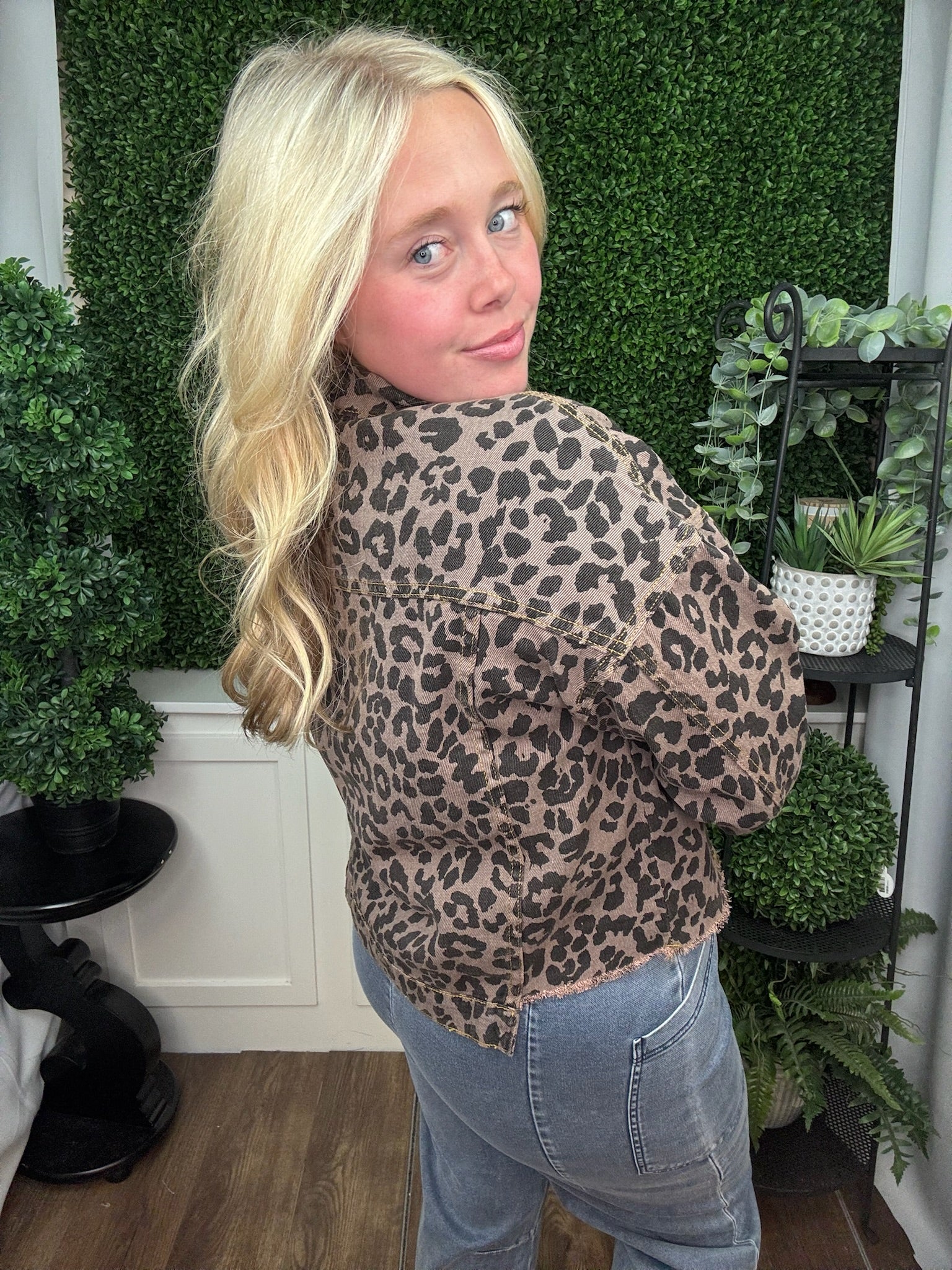 LEOPARD DENIM JACKET - BROWN