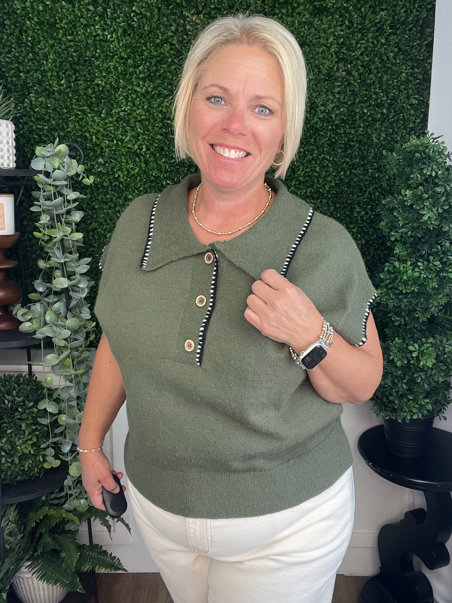 SOLID SWEATER TOP W/COLLAR BUTTON CLOSURE