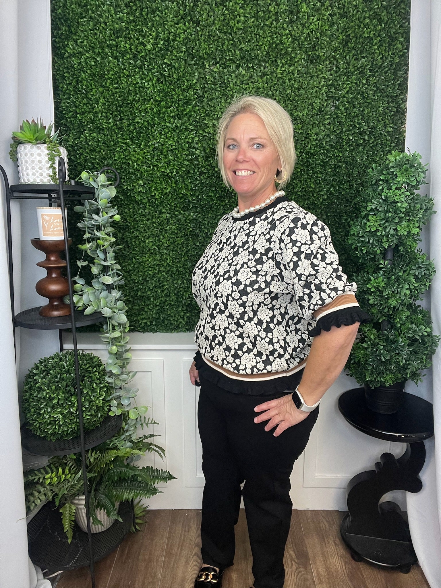 TEXTURED ROSE KNIT TOP - BLACK/LT GREY