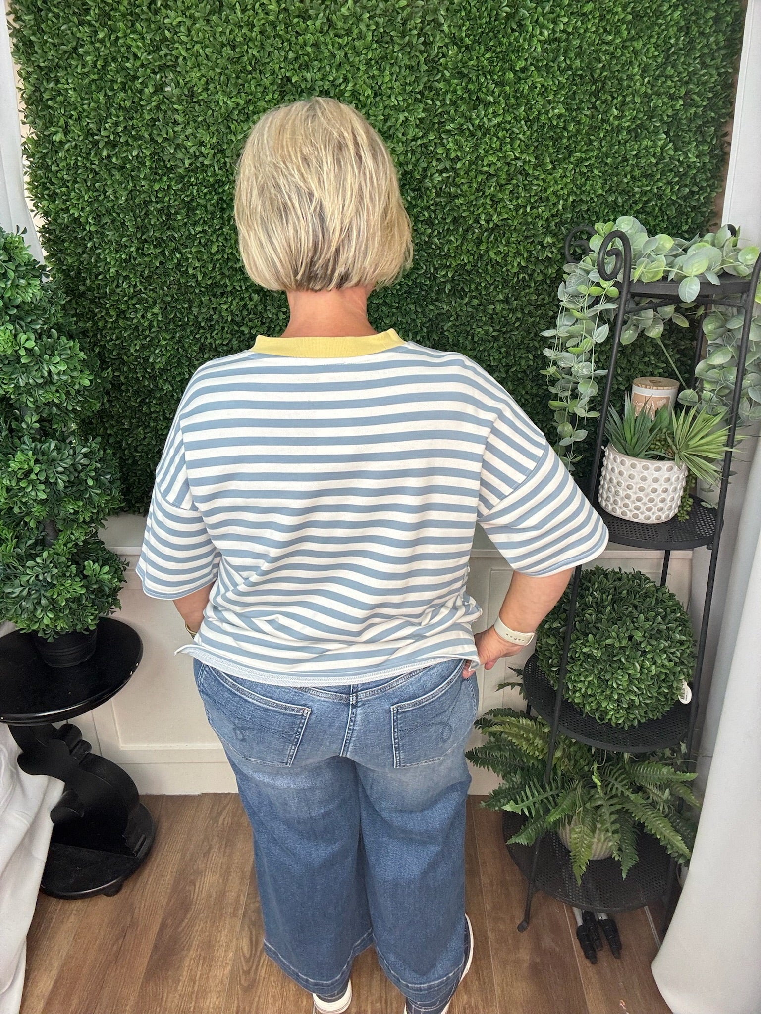 STRIPED SHORT SLEEVE TOP