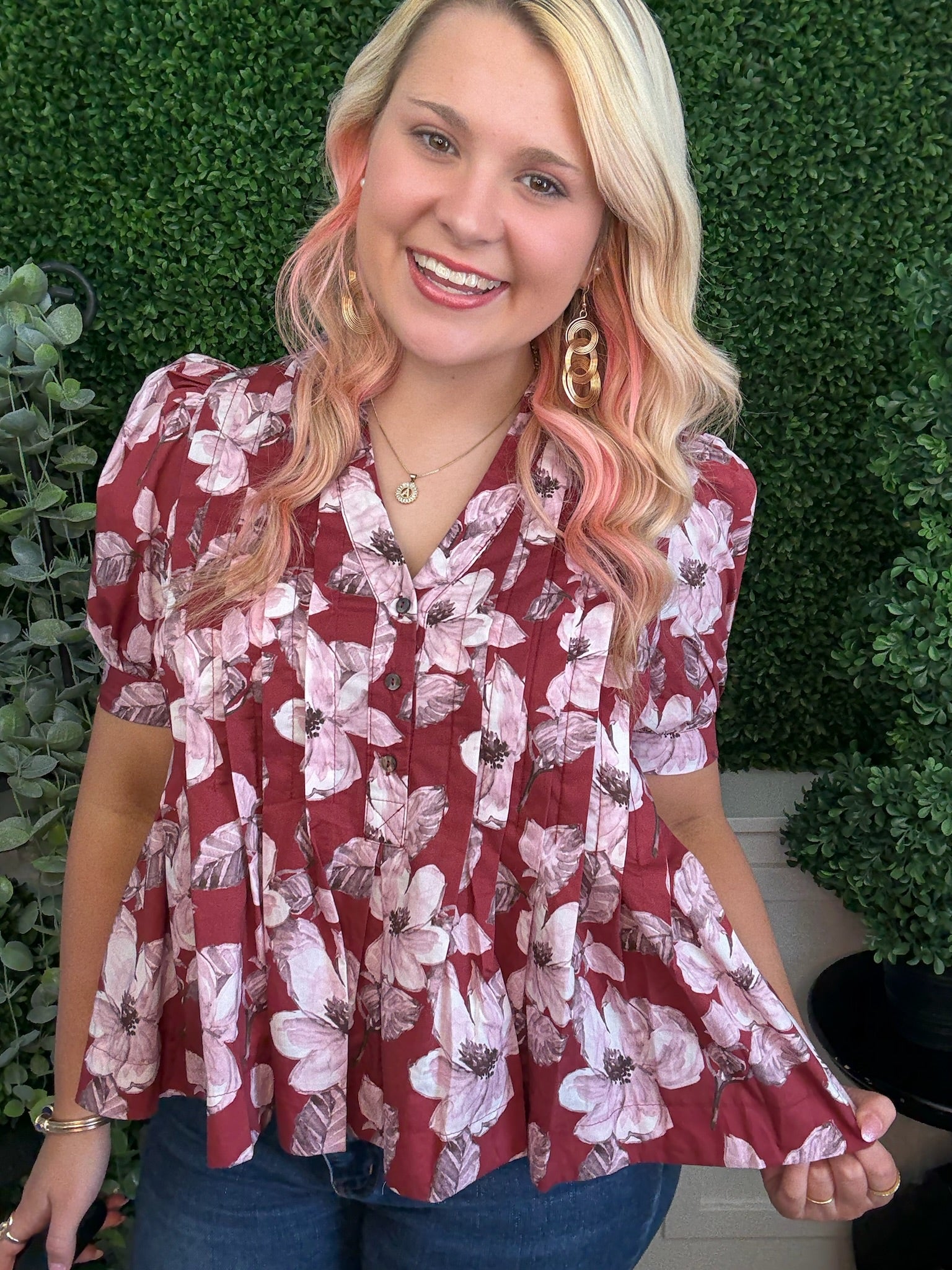 FLORAL PRINT SHORT PUFF SLEEVE PINTUCK TOP - MERLOT