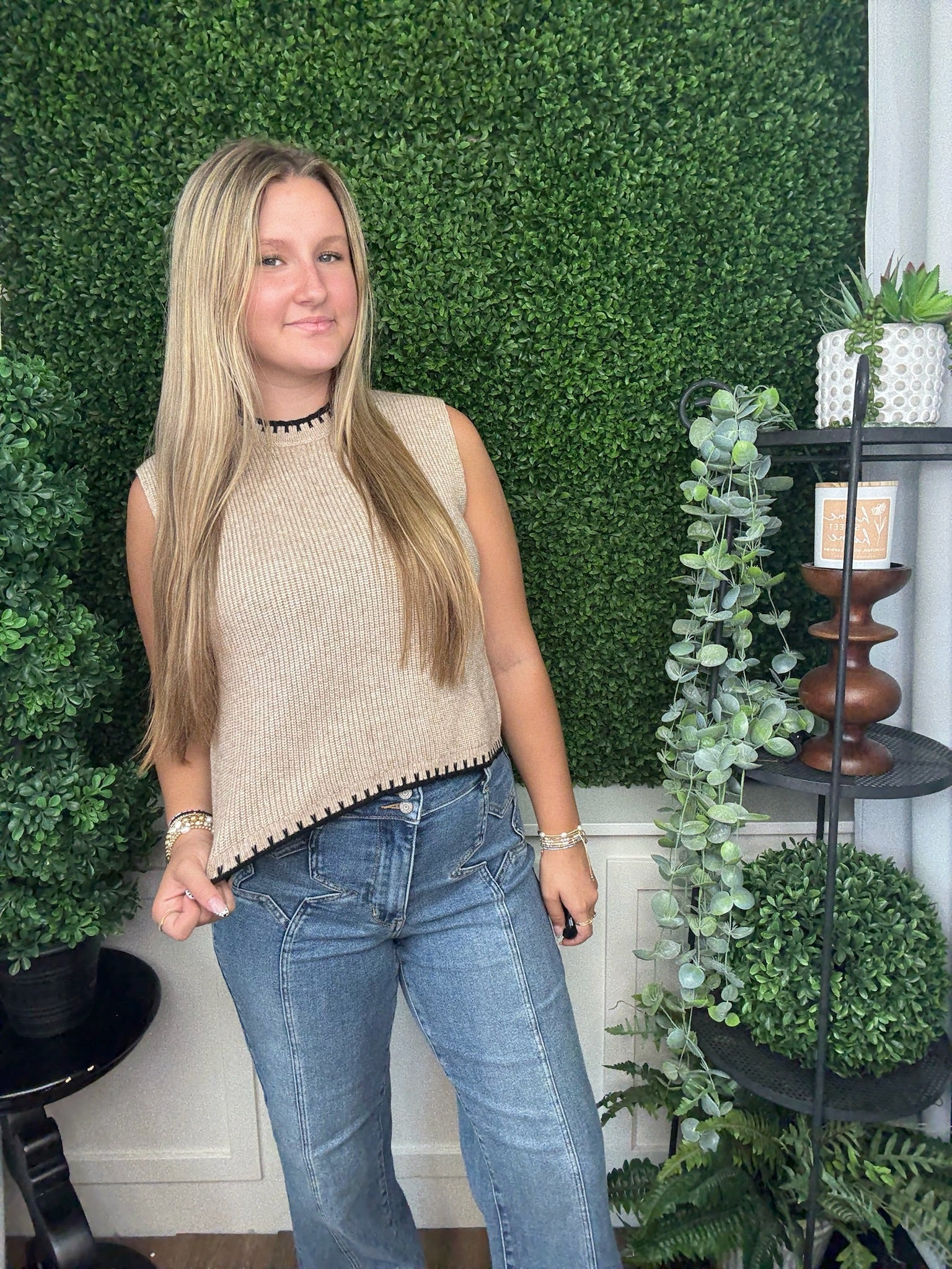 SOFT RIBBED SWEATER VEST - TAUPE/BLACK