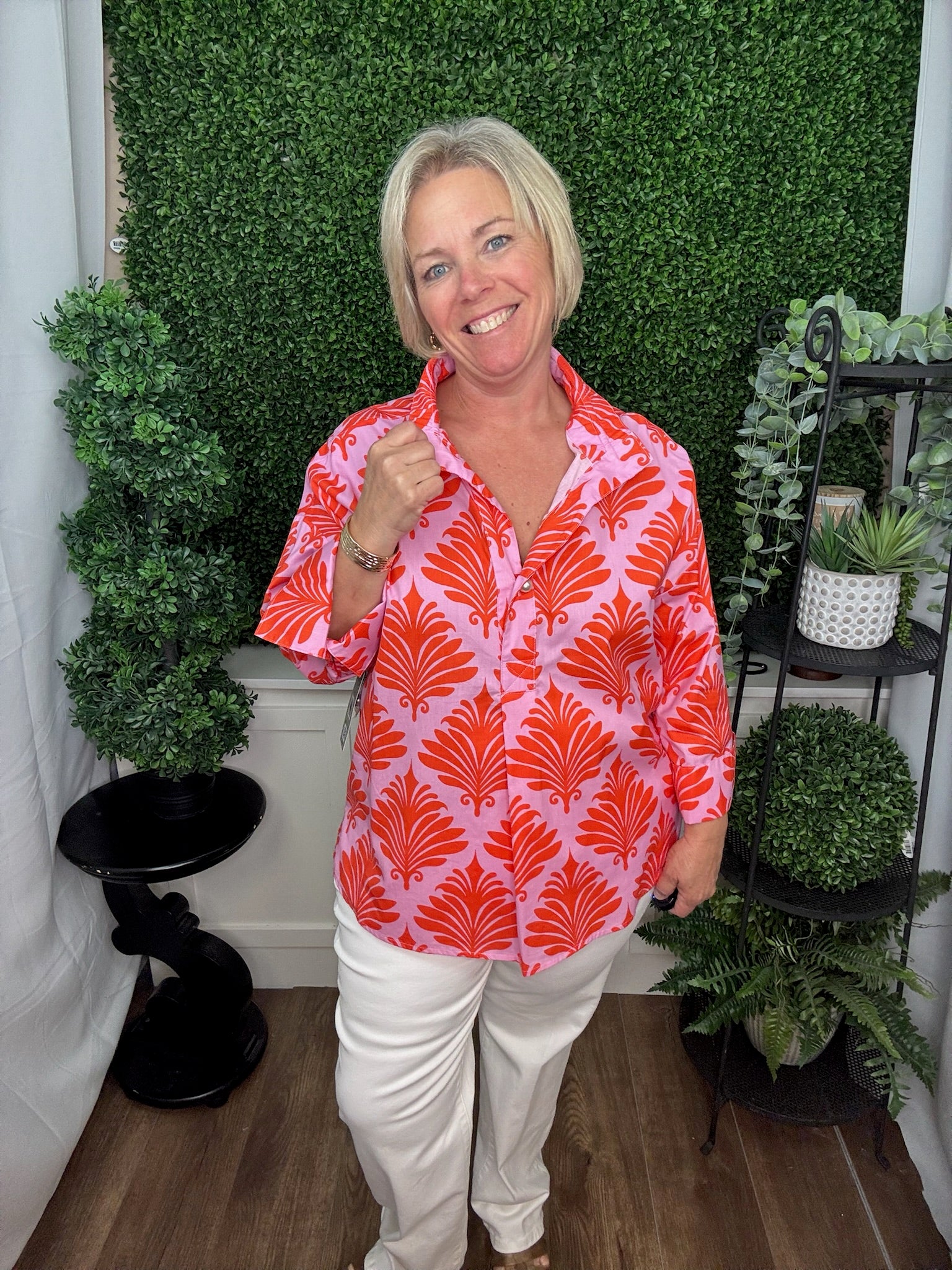 WOVEN POPOVER W/PEARL BUTTON, 3/4 SLEEVE - CORAL PRINT