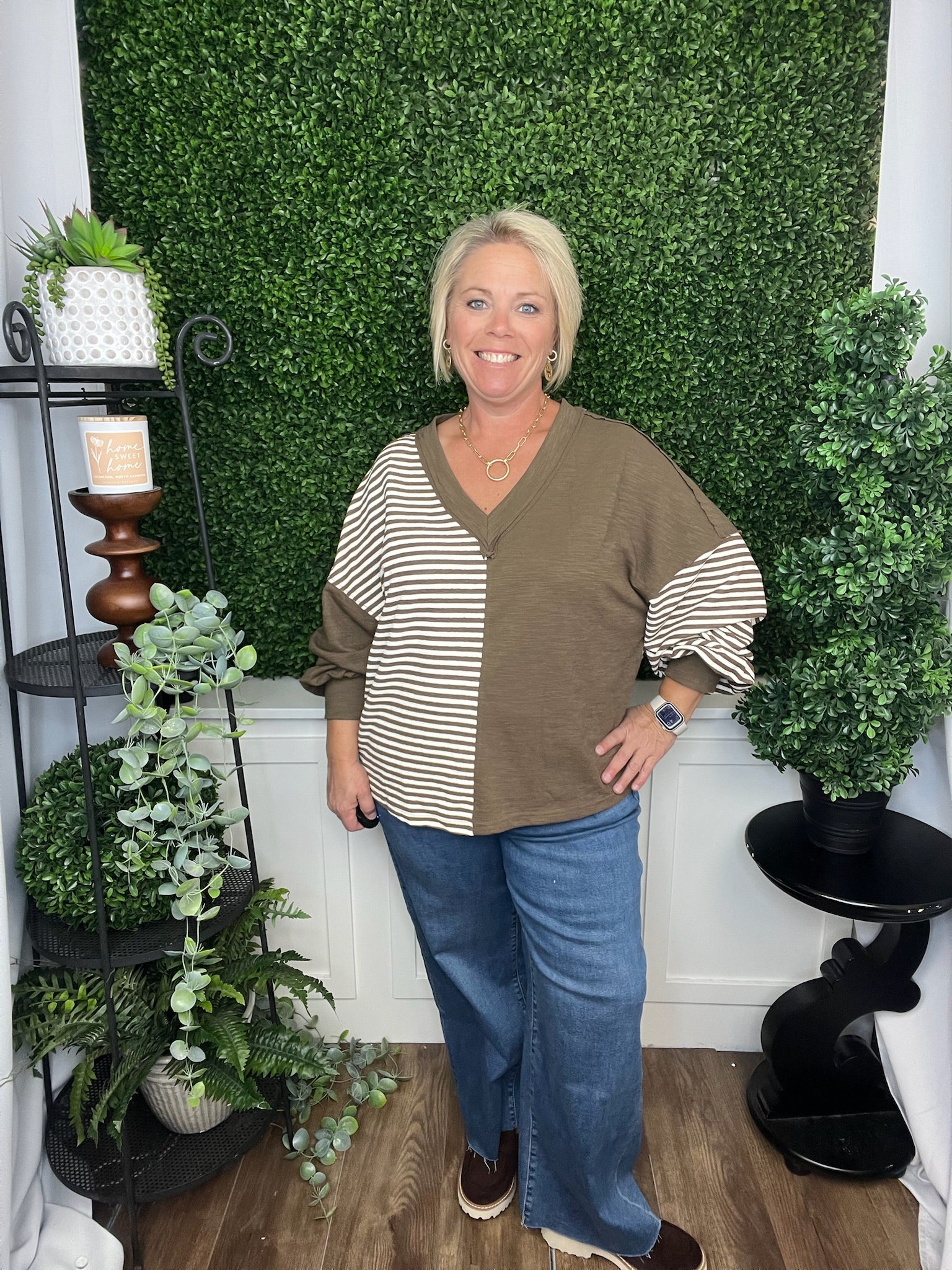 SLUB KNIT W/STRIPE COMBO VNECK TOP - MOCHA