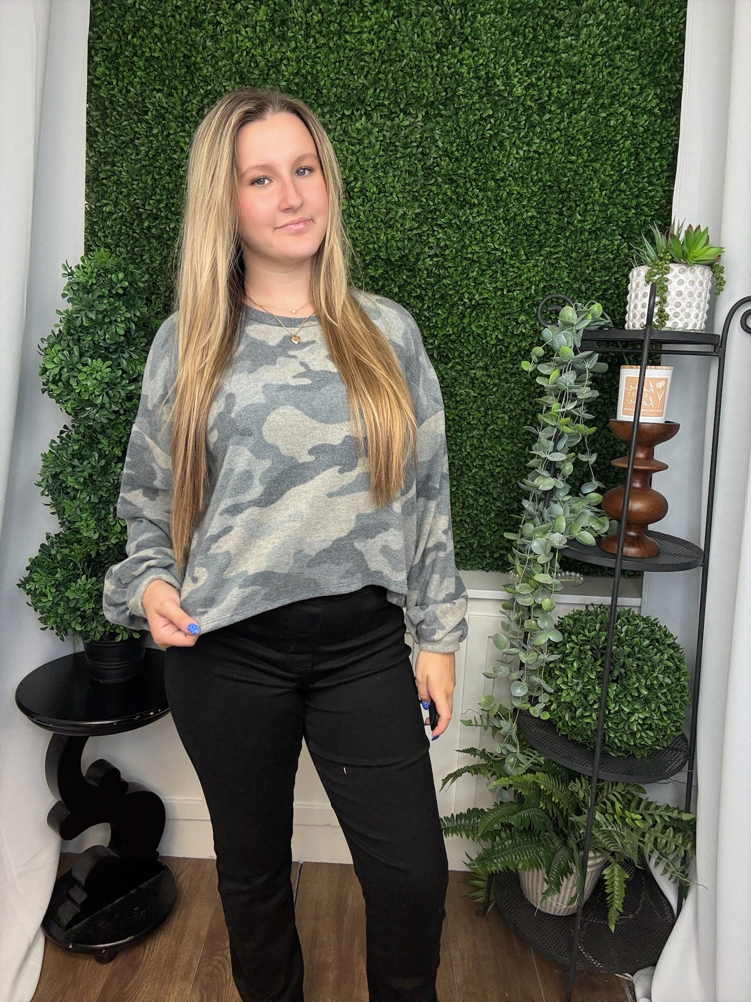 CASUAL CAMO PRINT TOP - GRAY CAMO