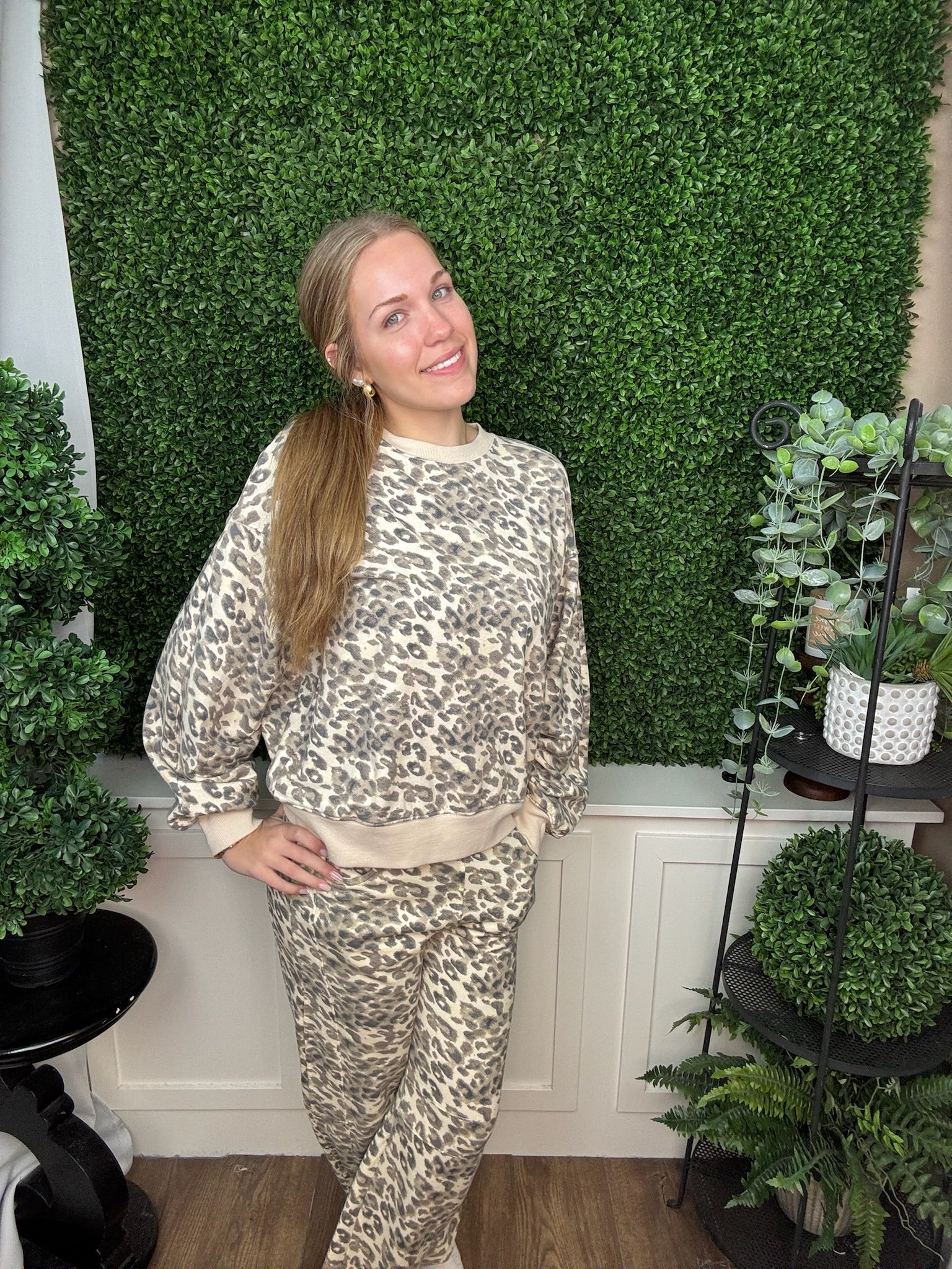 FRENCH TERRY ANIMAL PRINT BARREL SLEEVE TOP AND PANTS SET - BROWN