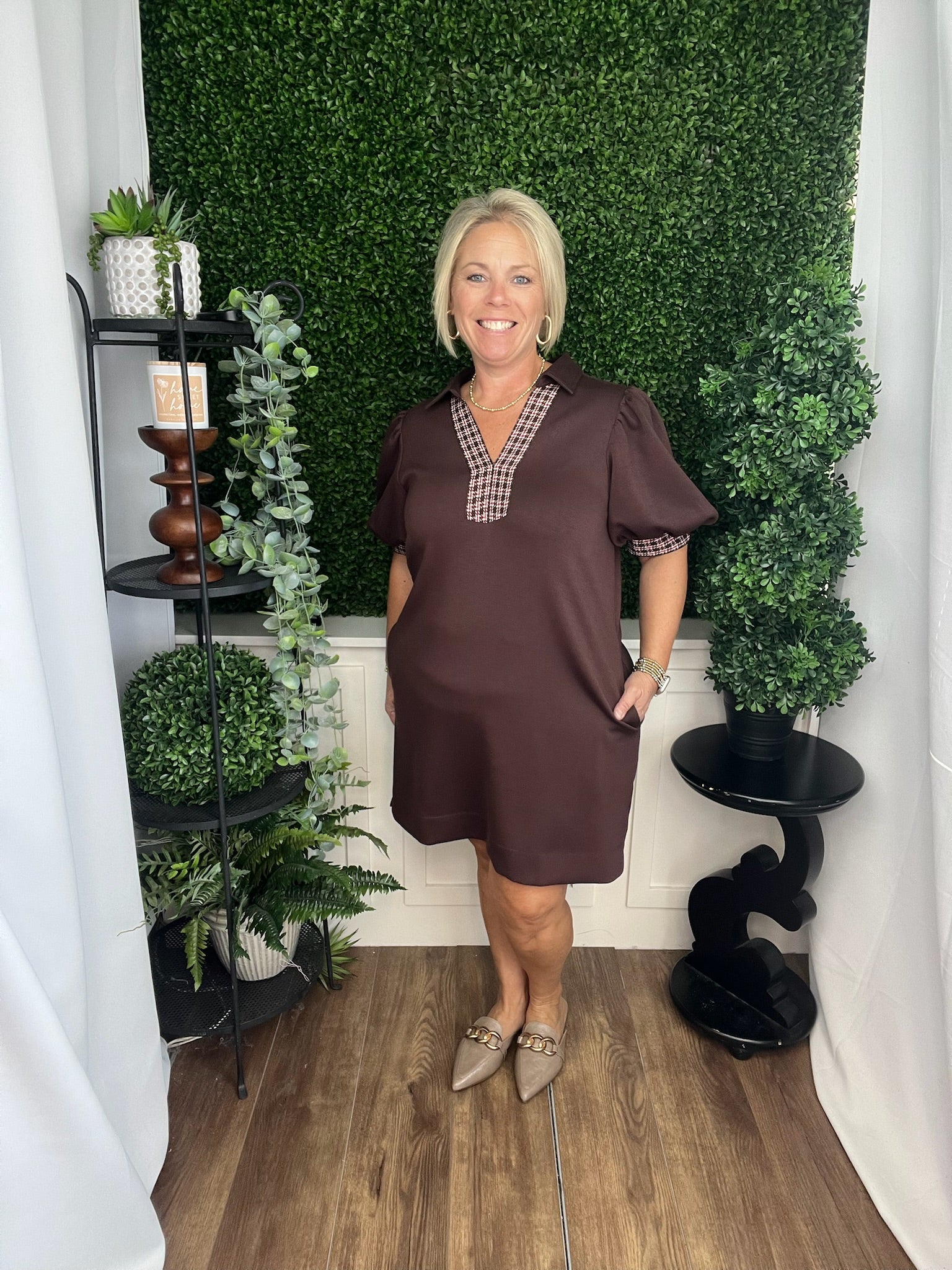 SOLID JERSEY KNIT PUFF SLEEVE MINI DRESS - BROWN