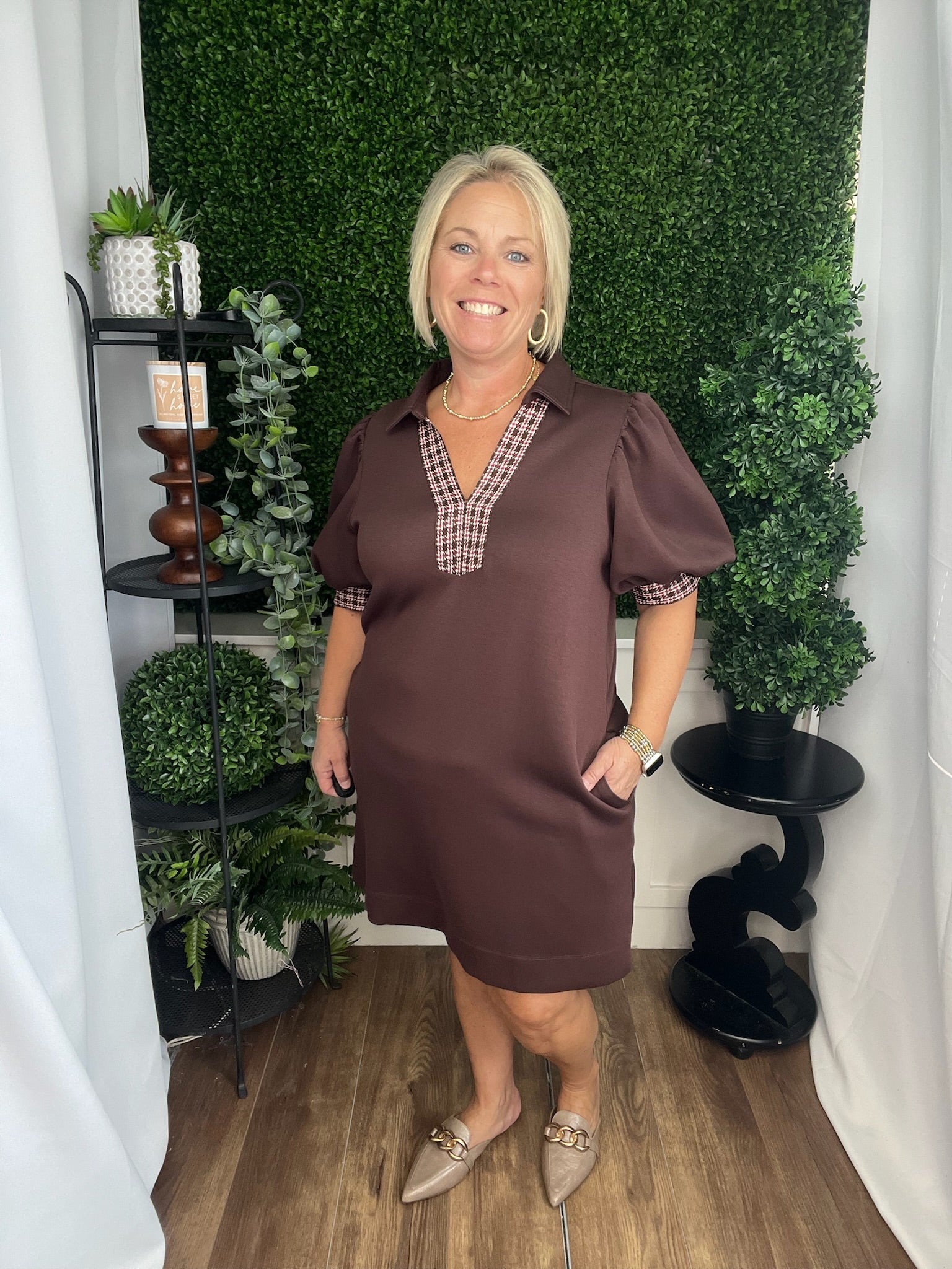 SOLID JERSEY KNIT PUFF SLEEVE MINI DRESS - BROWN