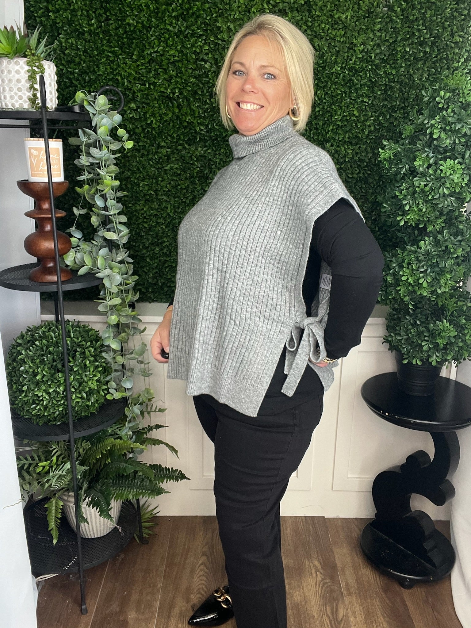 TURTLENECK SWEATER VEST - HEATHER GREY